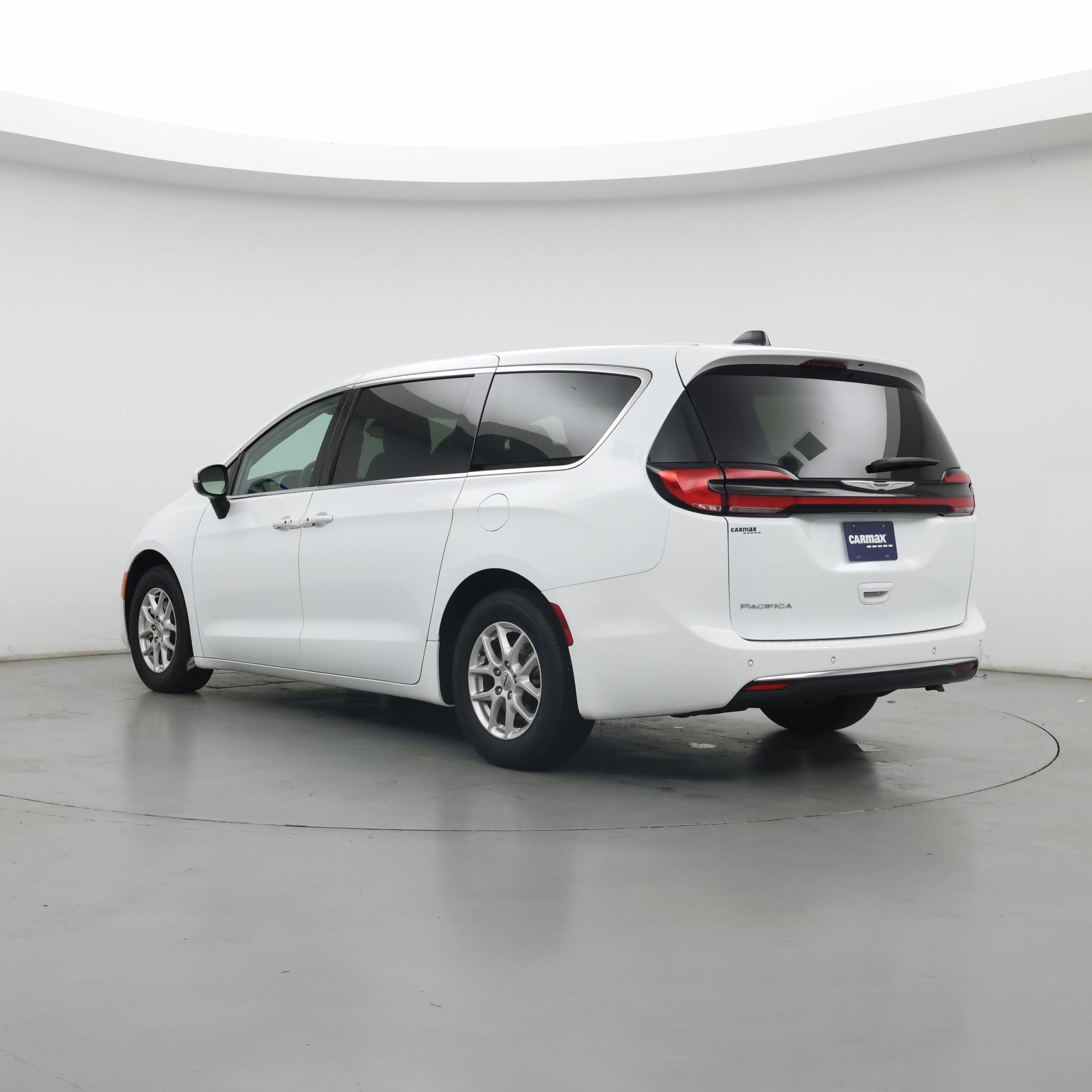 Thumbnail: 2023 Chrysler Pacifica - 2