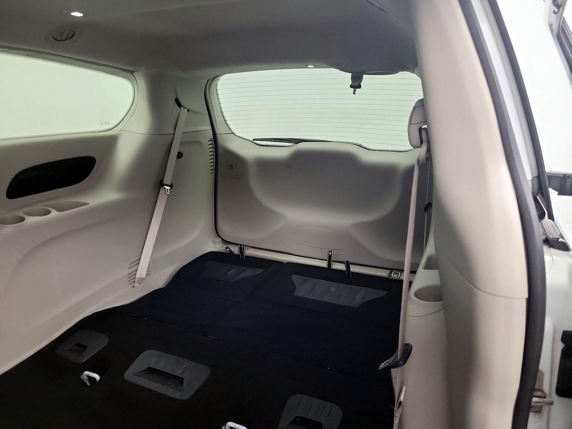 Thumbnail: 2023 Chrysler Pacifica - 20