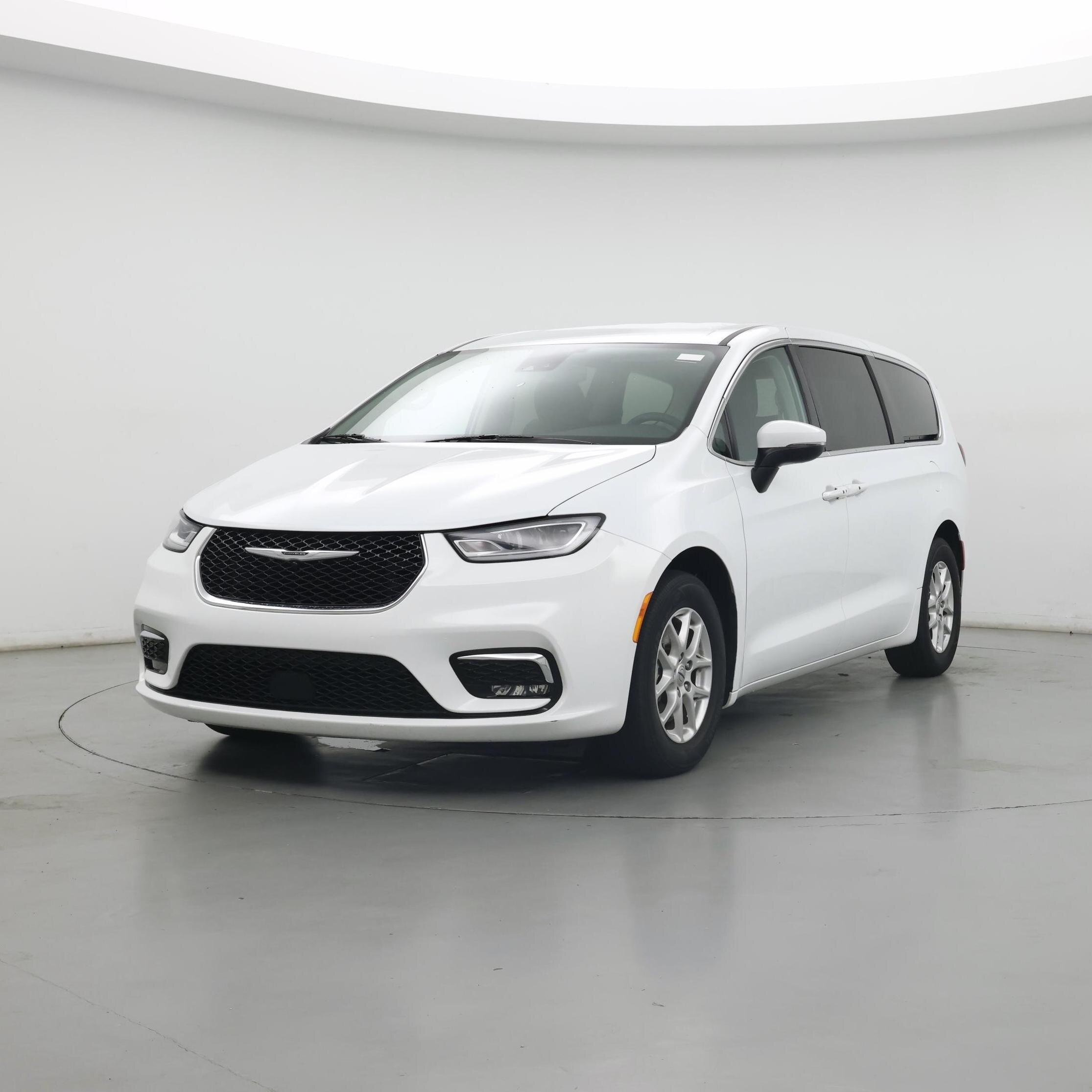 Thumbnail: 2023 Chrysler Pacifica - 4