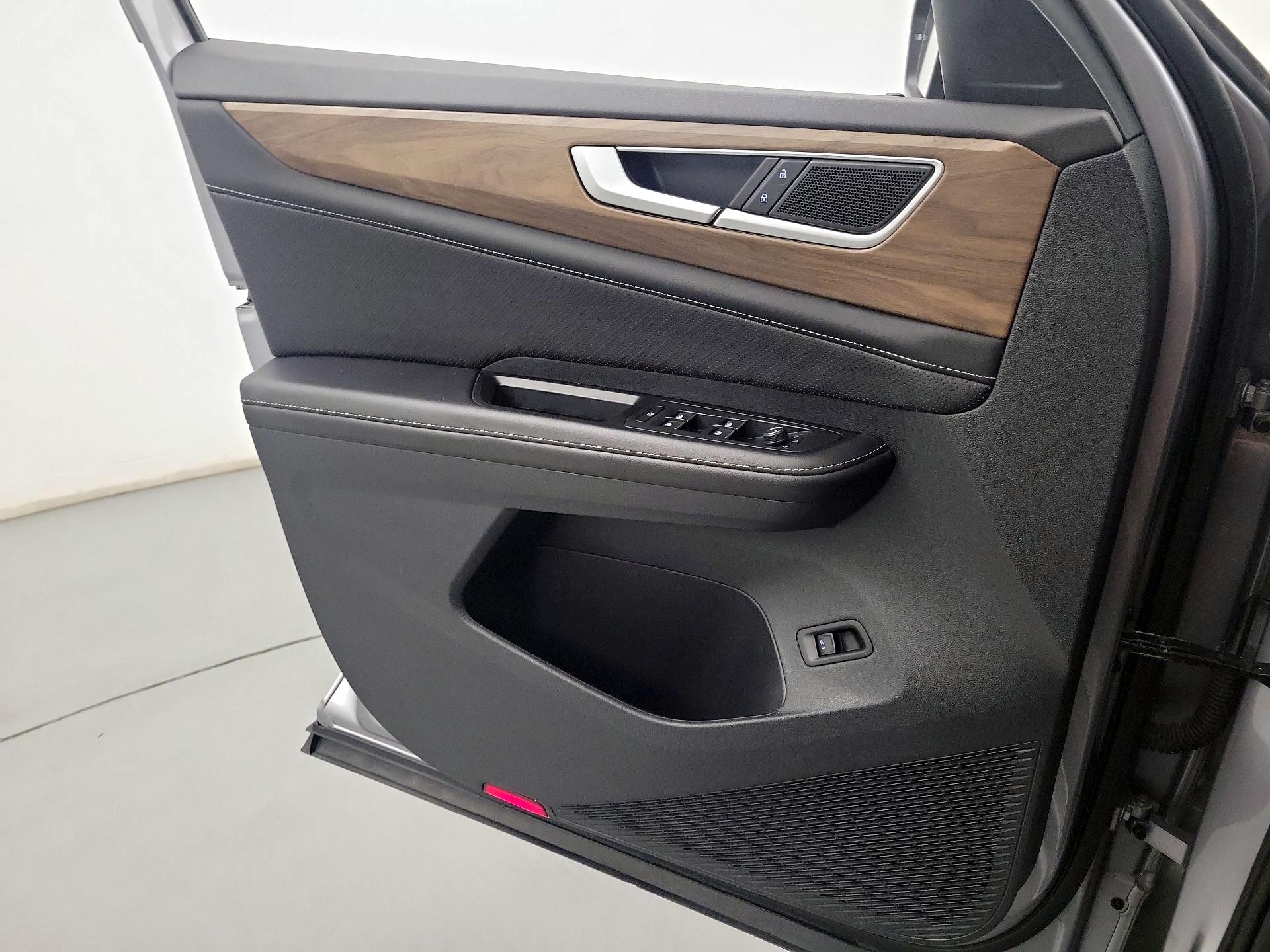 Thumbnail: 2024 Volkswagen Atlas - 12