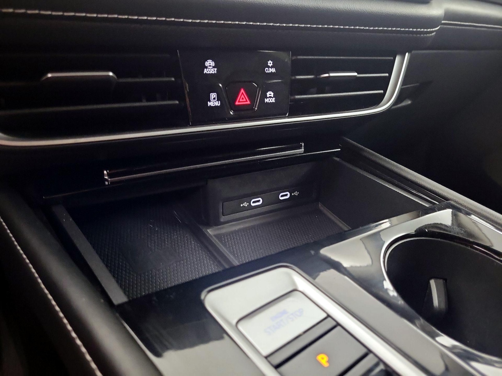 2024 Volkswagen Atlas SE w/Tech - Photo 20