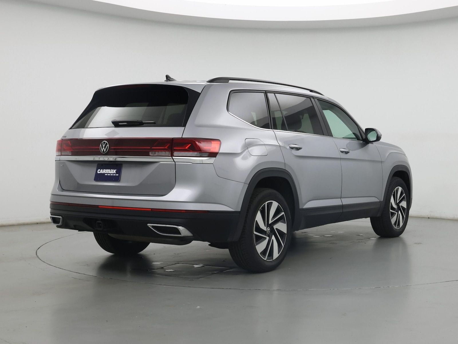 2024 Volkswagen Atlas SE w/Tech - Photo 9