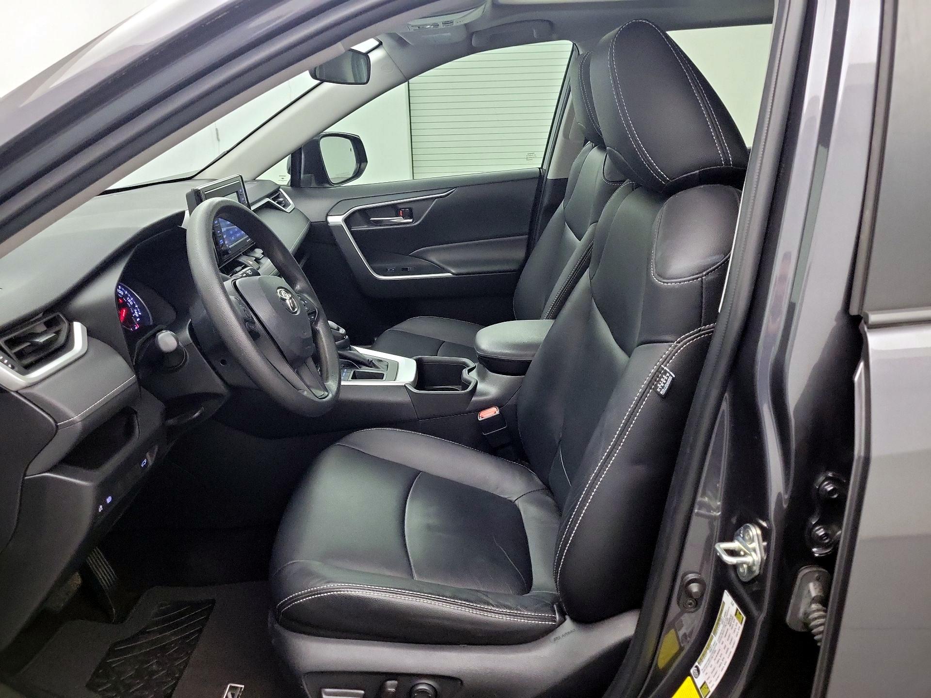 Thumbnail: 2022 Toyota RAV4 - 11