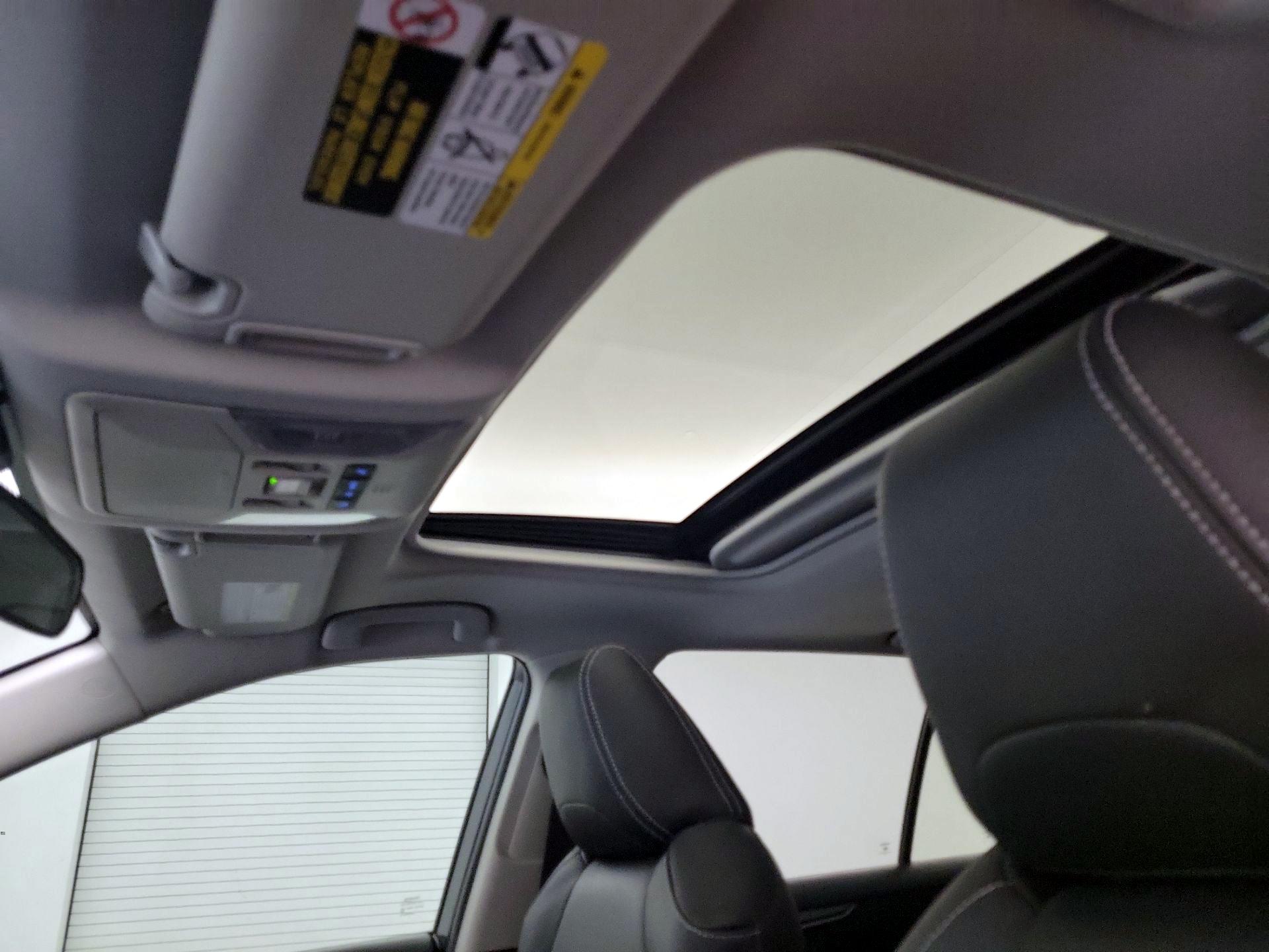 Thumbnail: 2022 Toyota RAV4 - 19