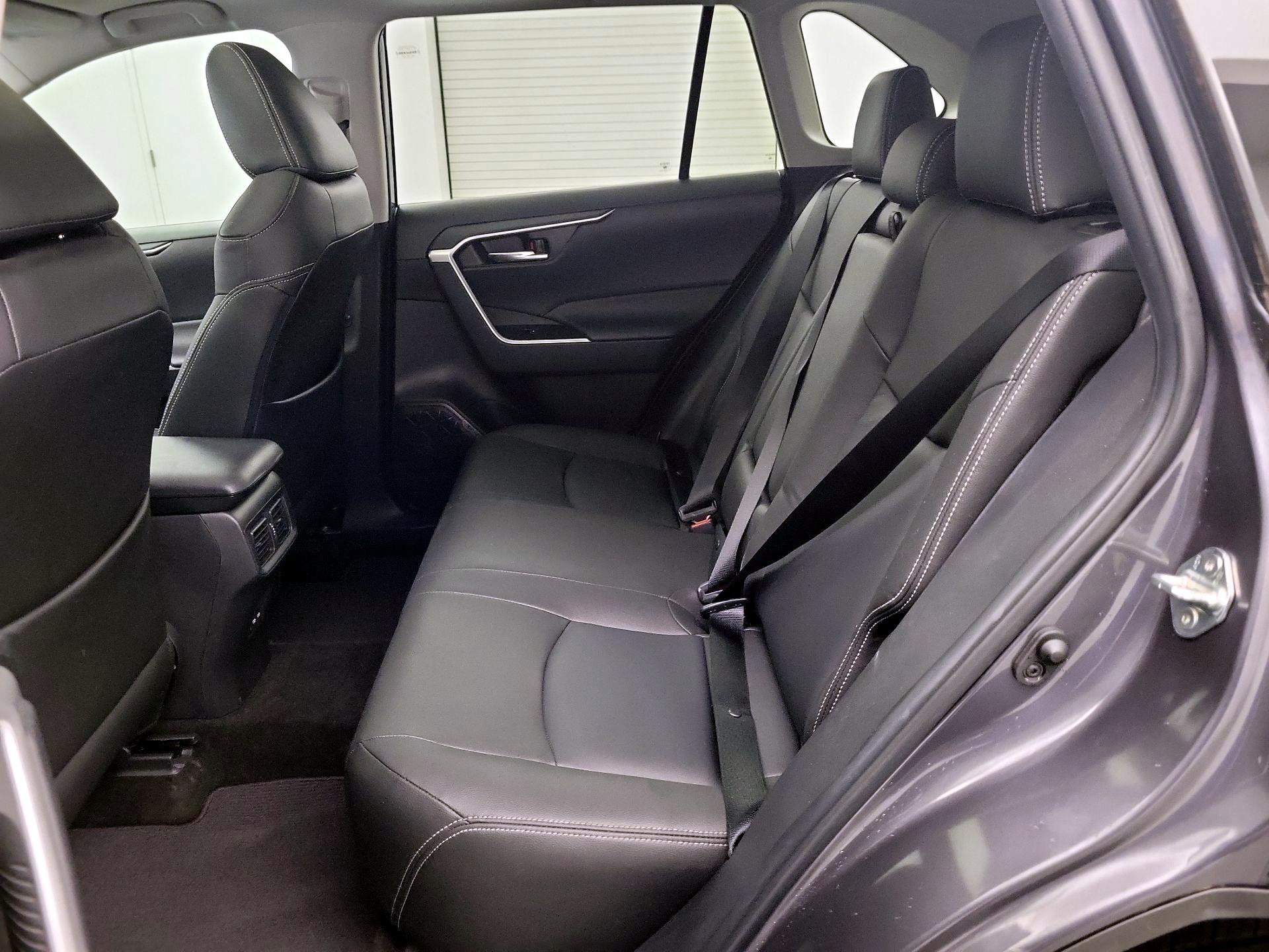 Thumbnail: 2022 Toyota RAV4 - 20