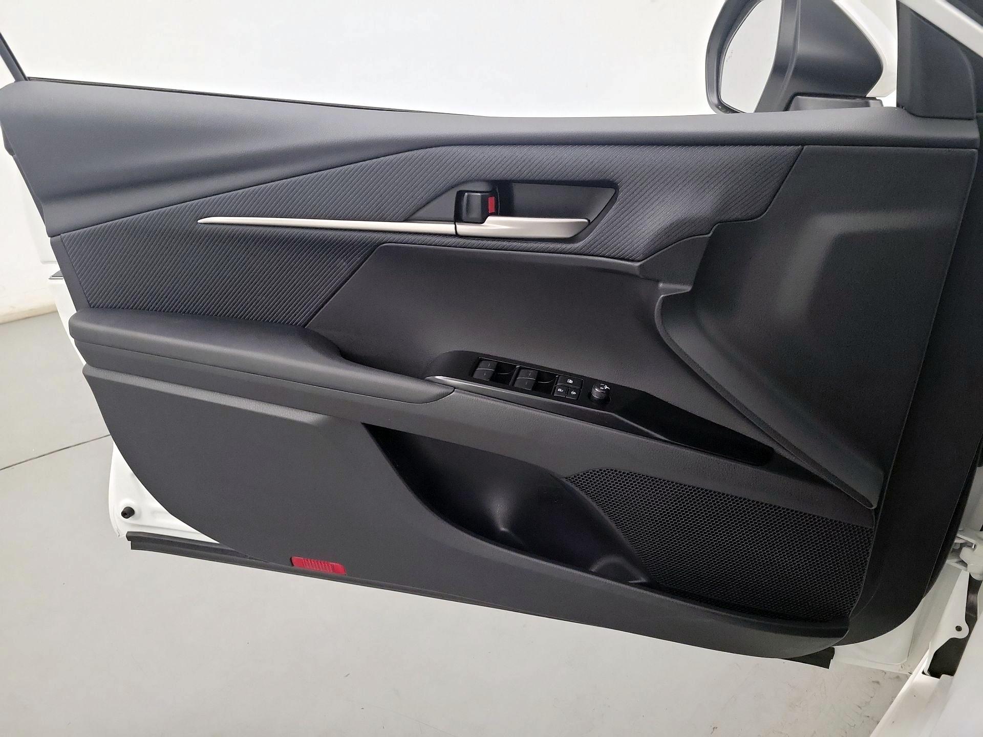 Thumbnail: 2025 Toyota Camry - 12