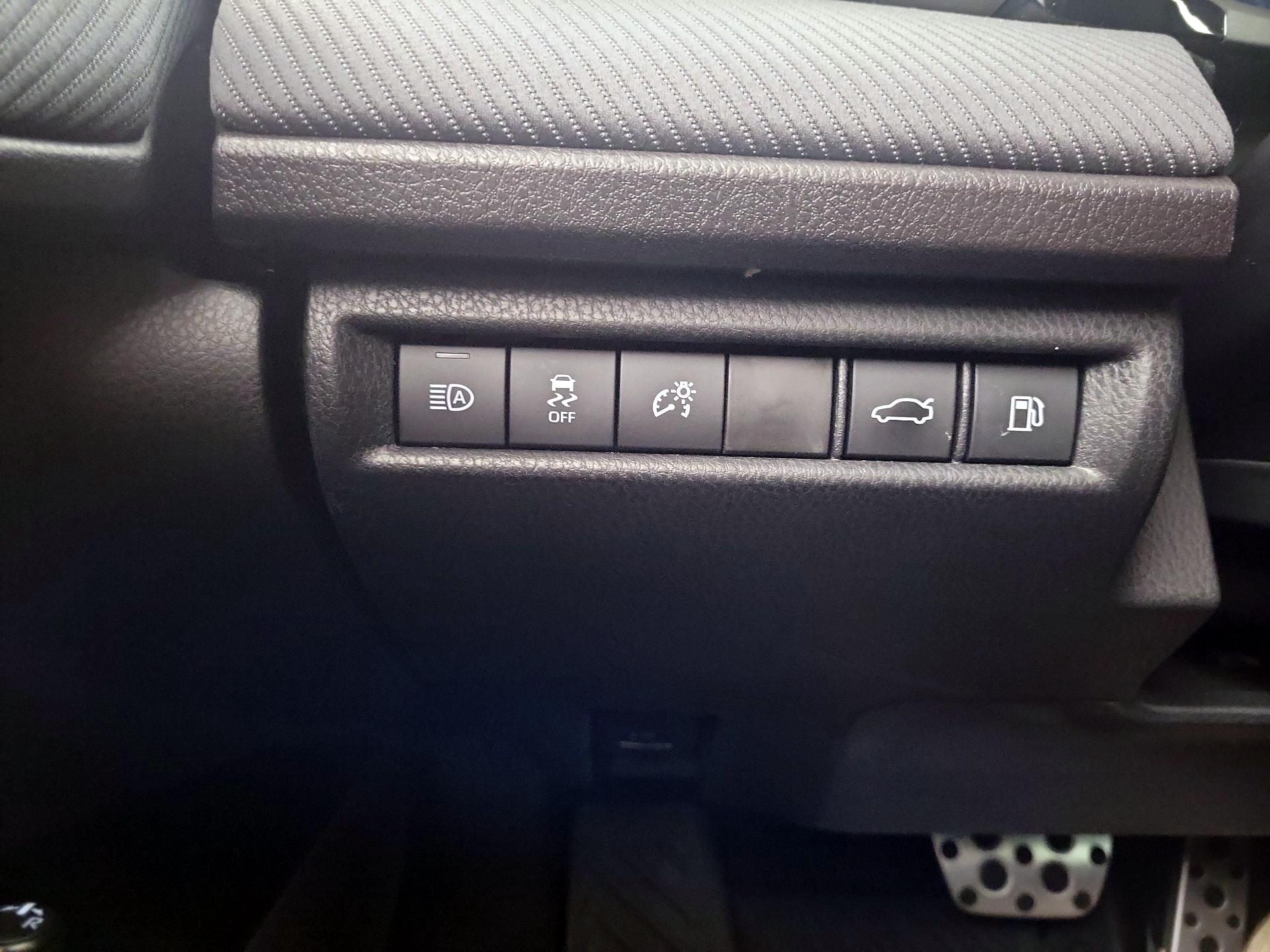 Thumbnail: 2025 Toyota Camry - 13