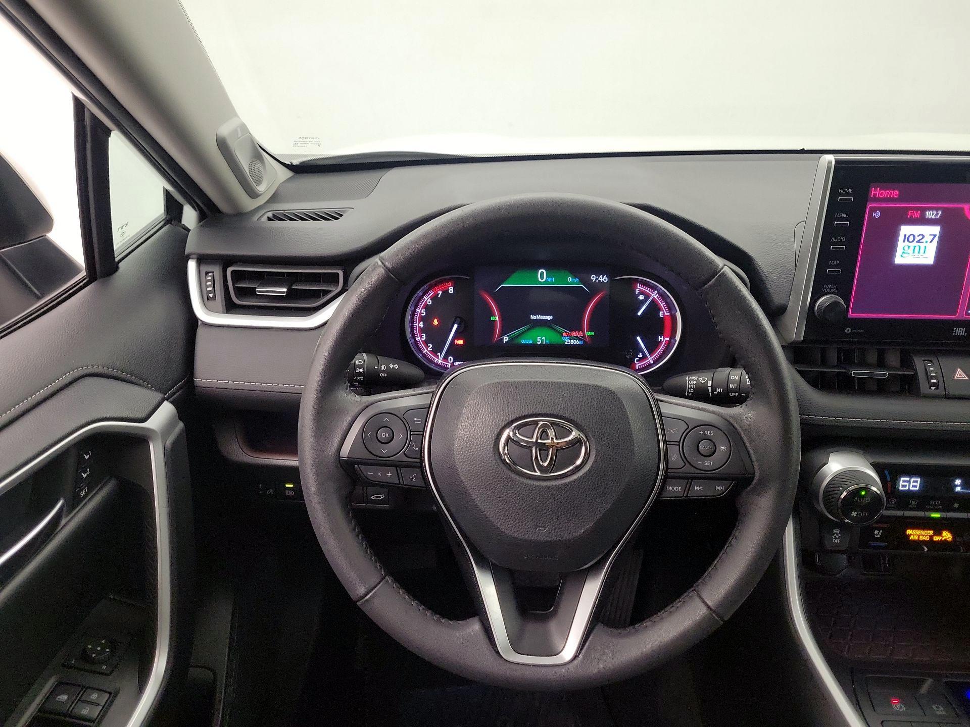 Thumbnail: 2022 Toyota RAV4 - 10