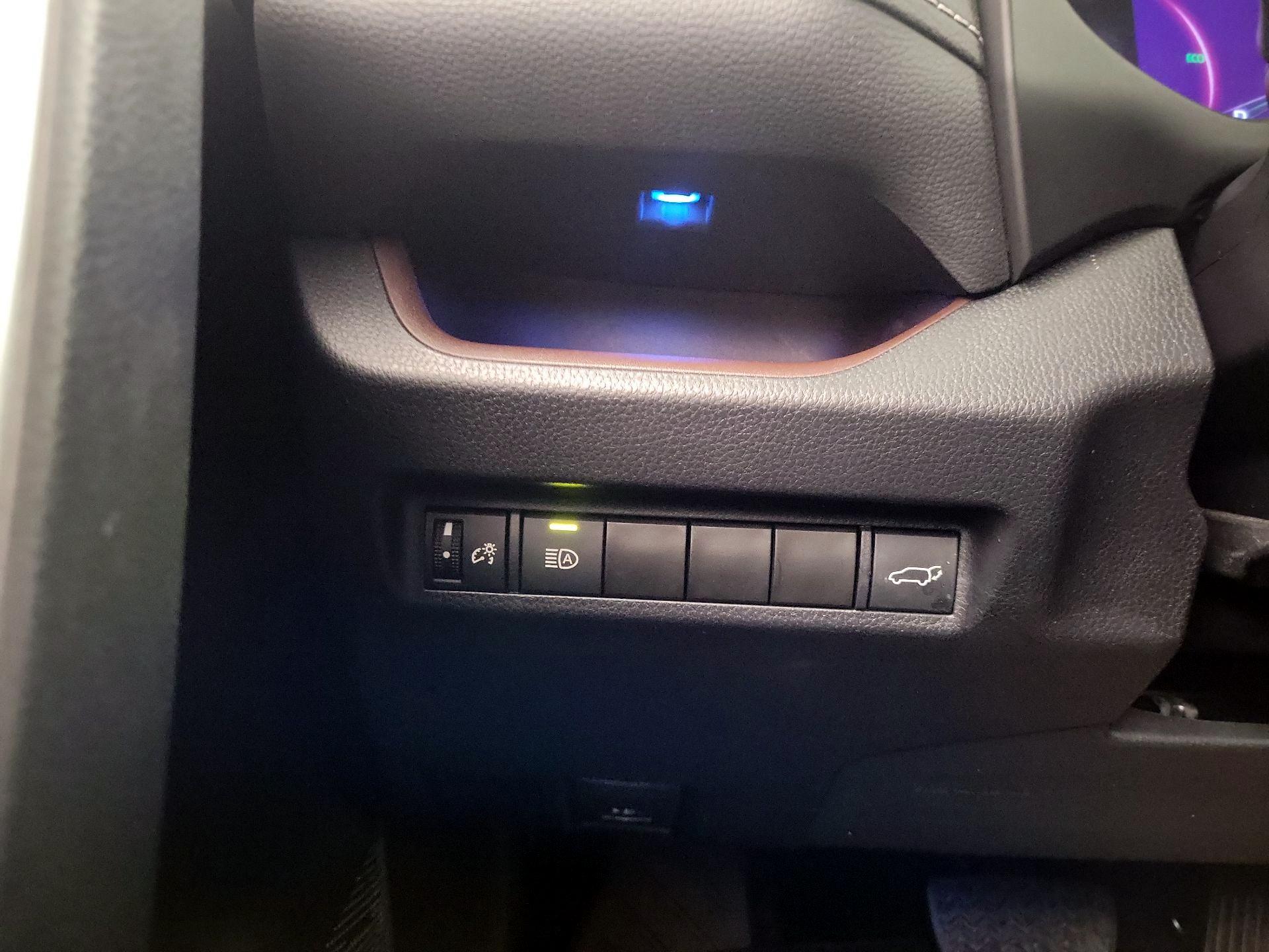 Thumbnail: 2022 Toyota RAV4 - 13