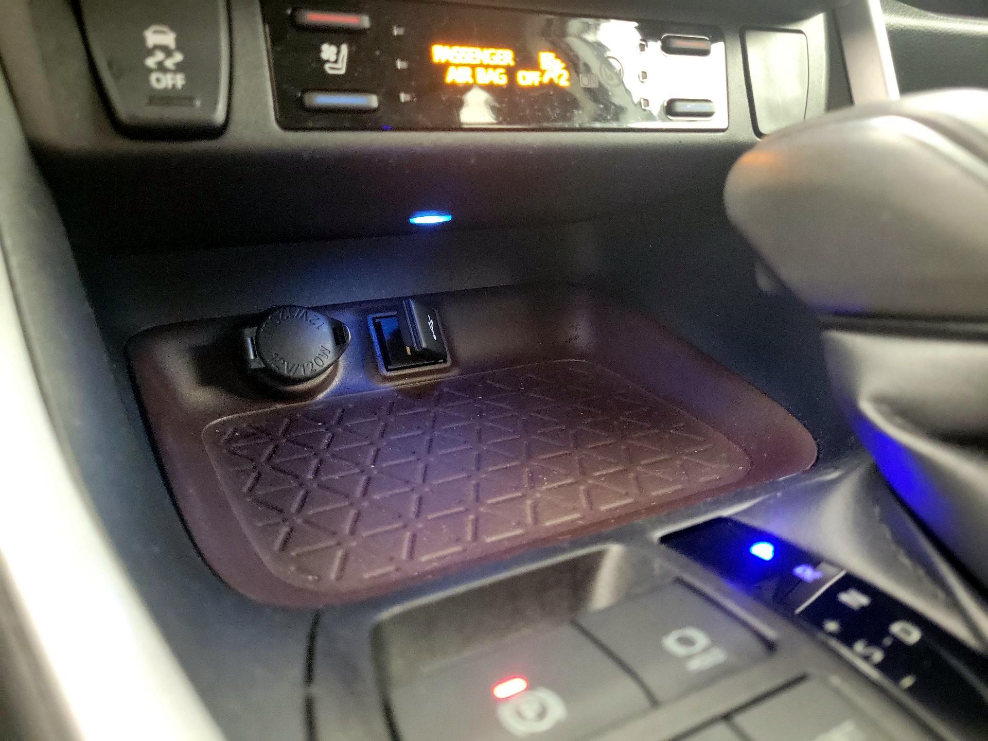 Thumbnail: 2022 Toyota RAV4 - 18