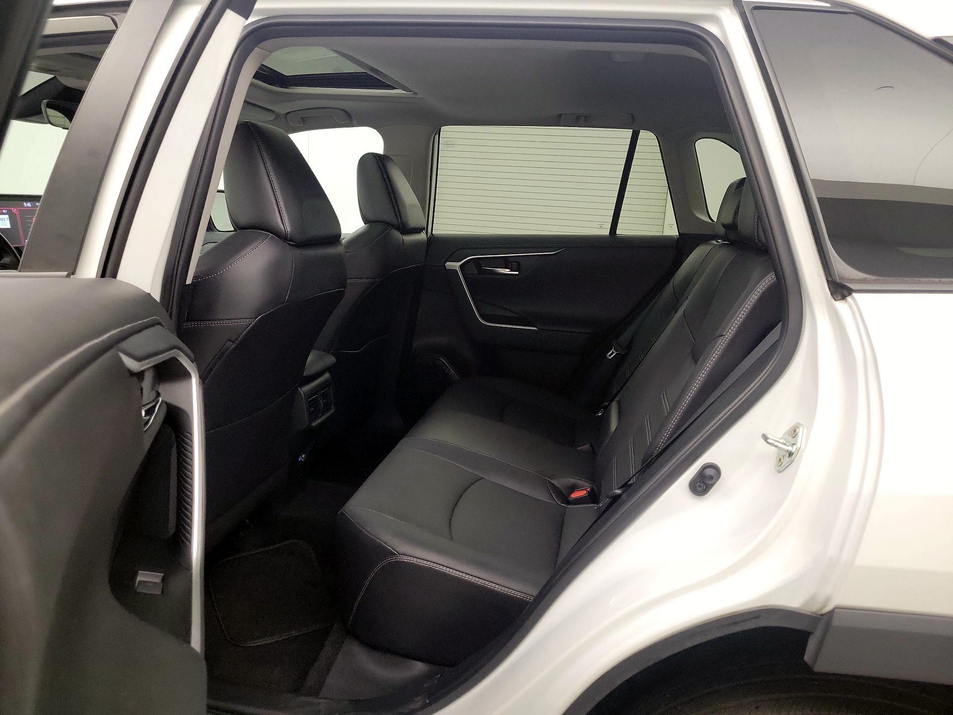 Thumbnail: 2022 Toyota RAV4 - 20