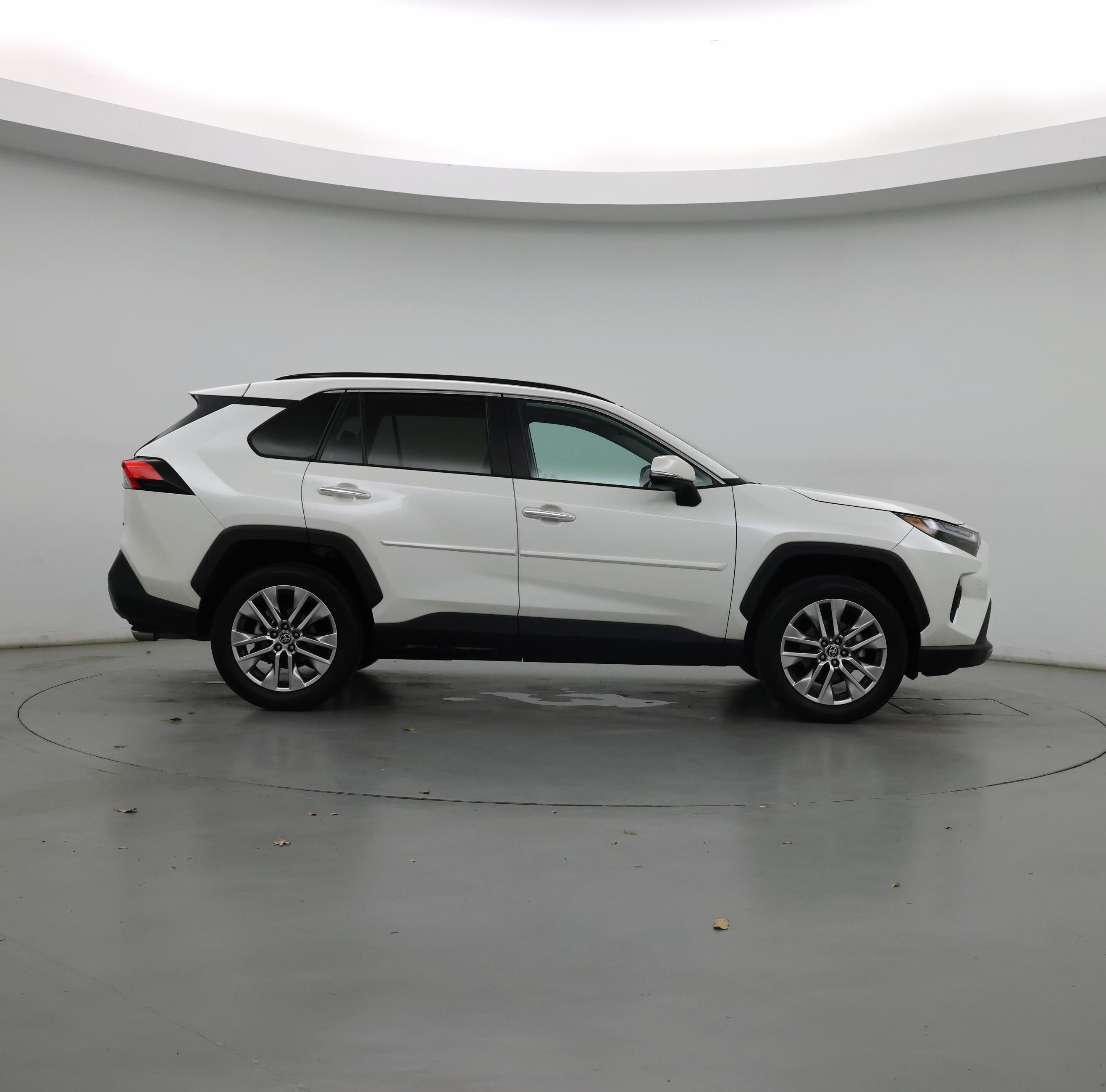 Thumbnail: 2022 Toyota RAV4 - 7