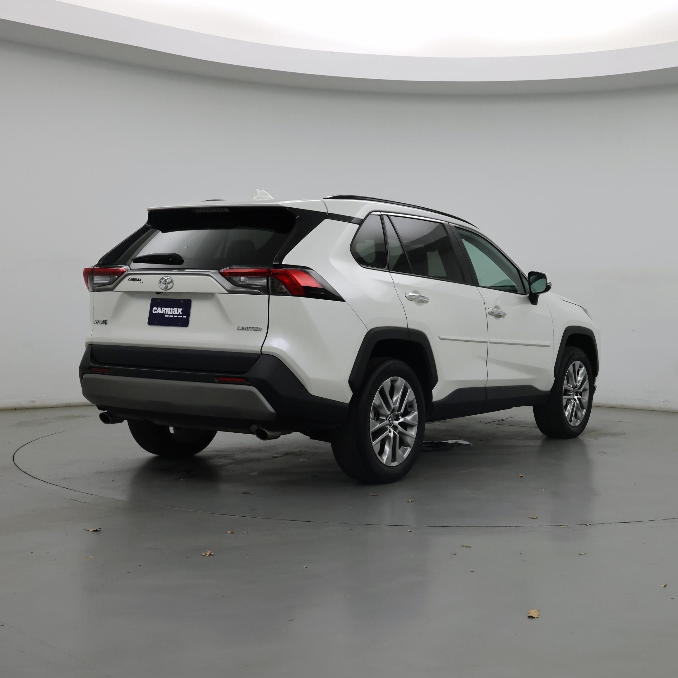 Thumbnail: 2022 Toyota RAV4 - 8