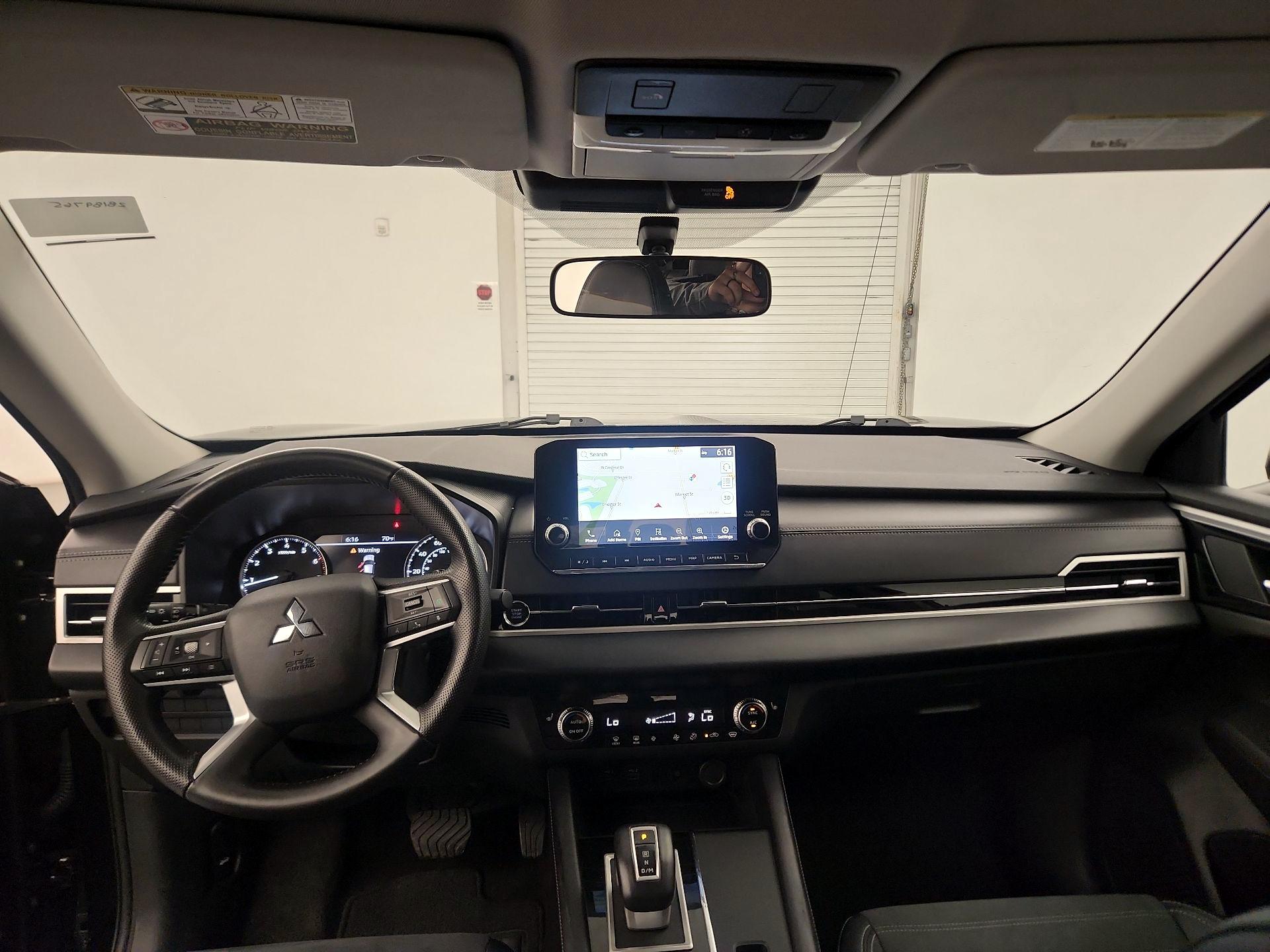 Thumbnail: 2024 Mitsubishi Outlander - 9