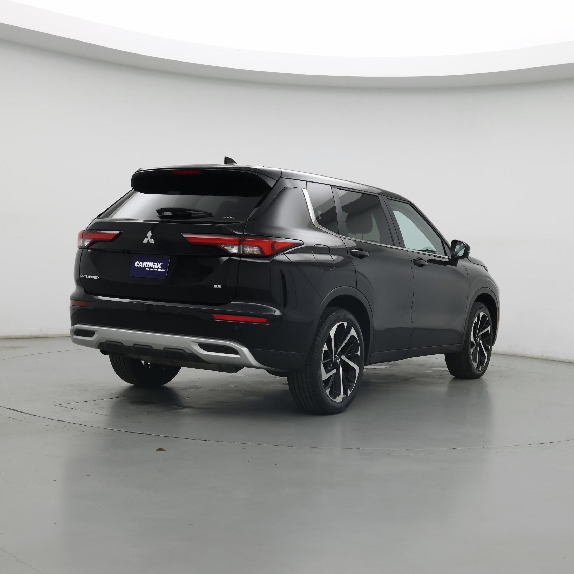 Thumbnail: 2024 Mitsubishi Outlander - 8