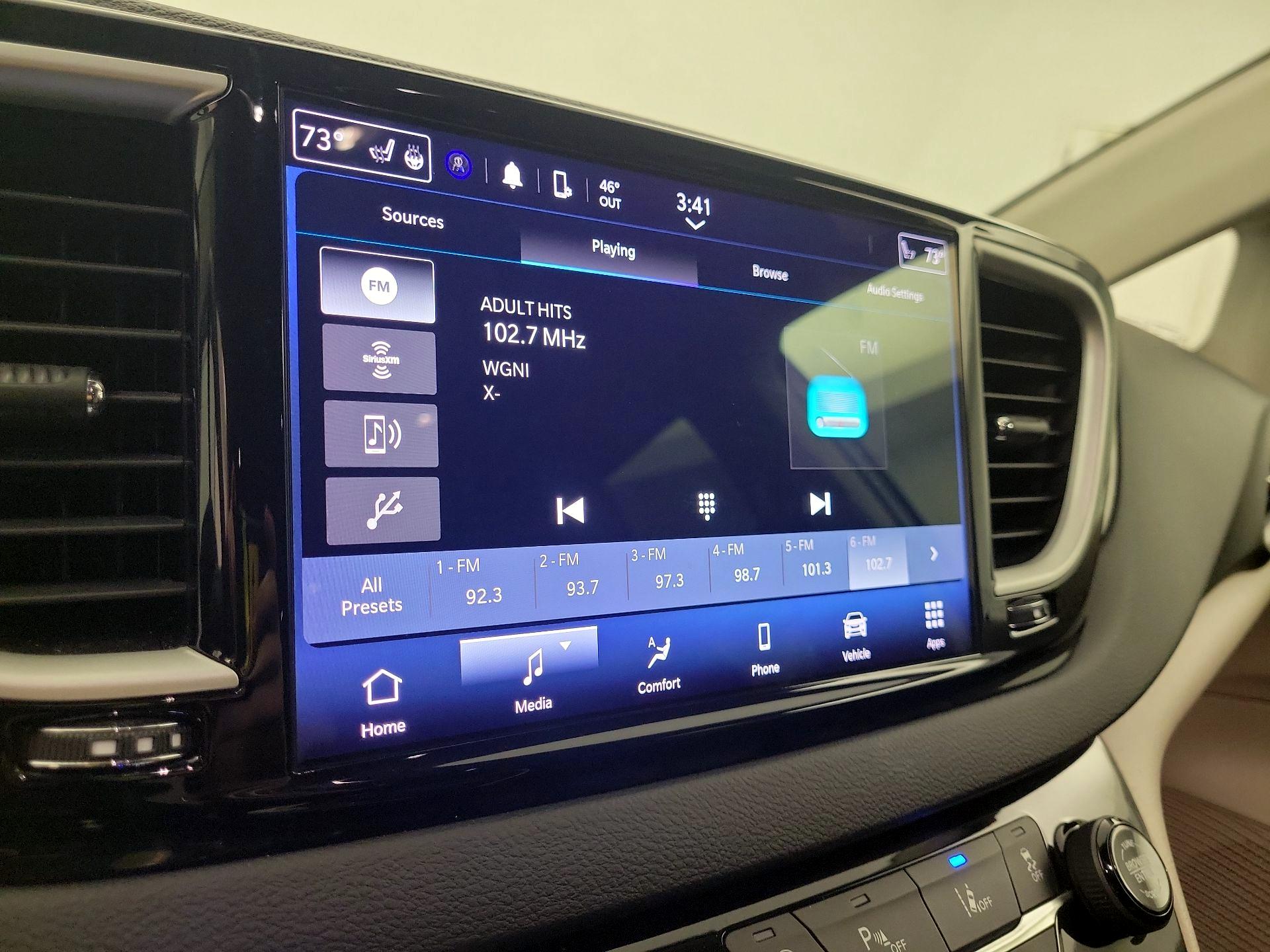 Thumbnail: 2023 Chrysler Pacifica - 15