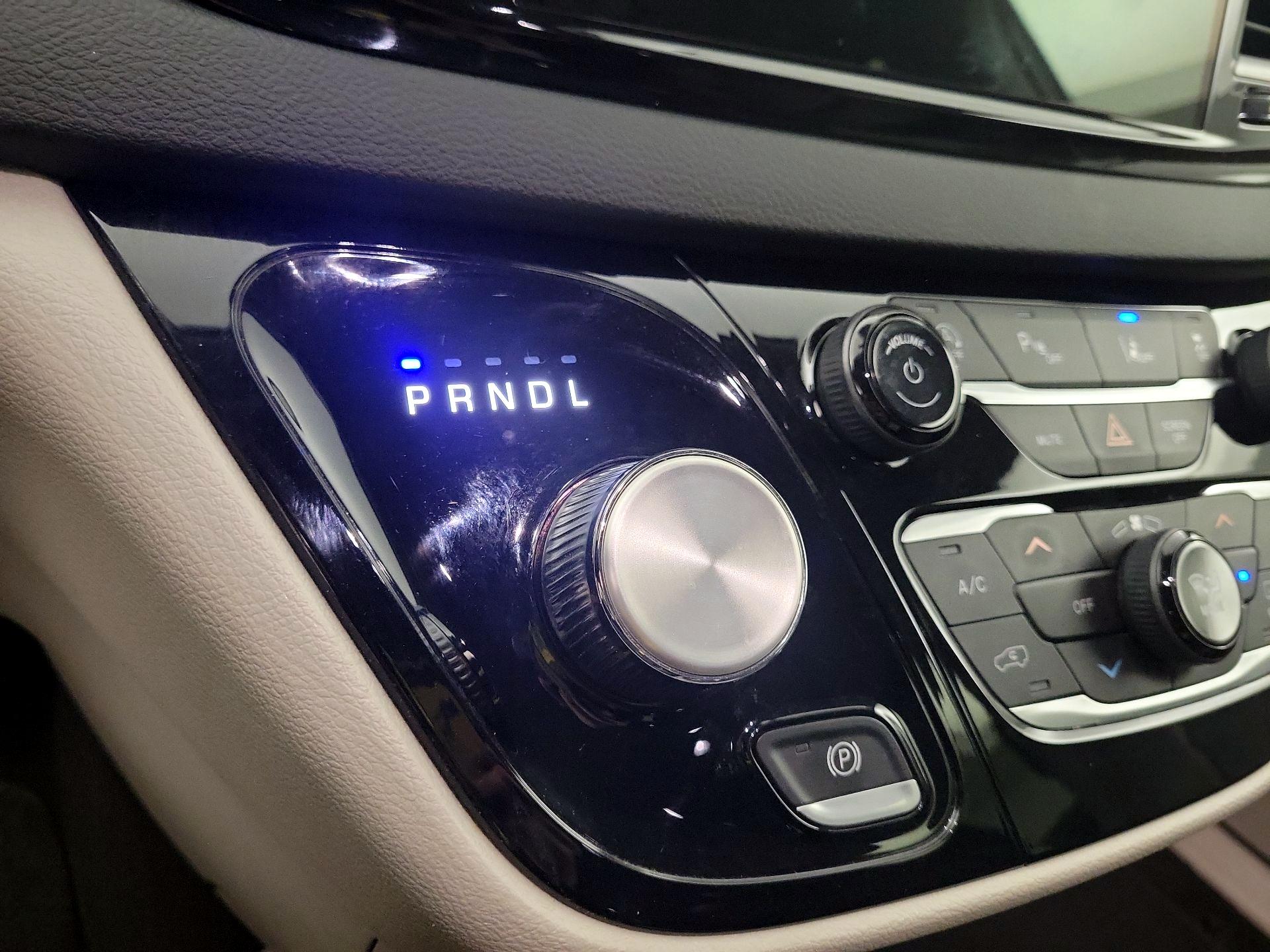 Thumbnail: 2023 Chrysler Pacifica - 17