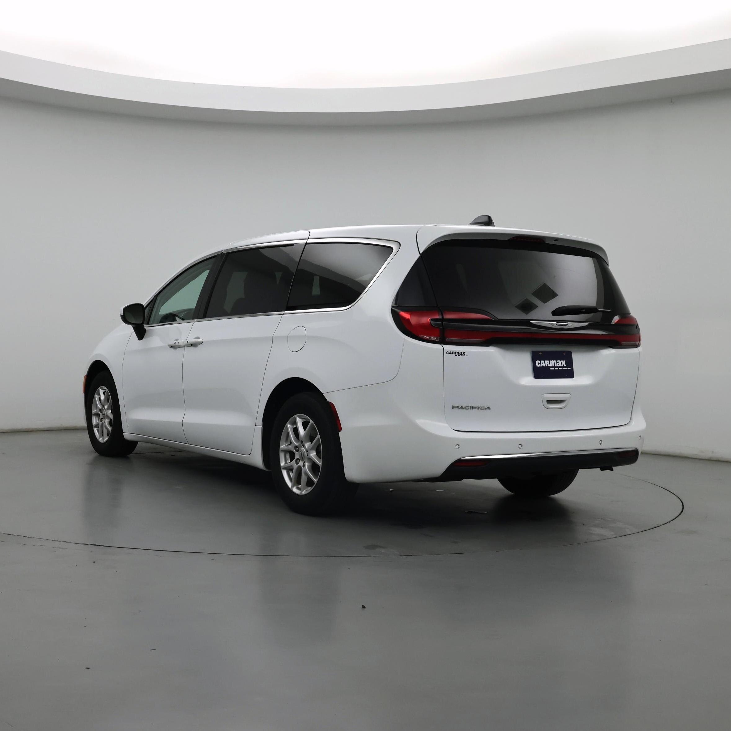 Thumbnail: 2023 Chrysler Pacifica - 2