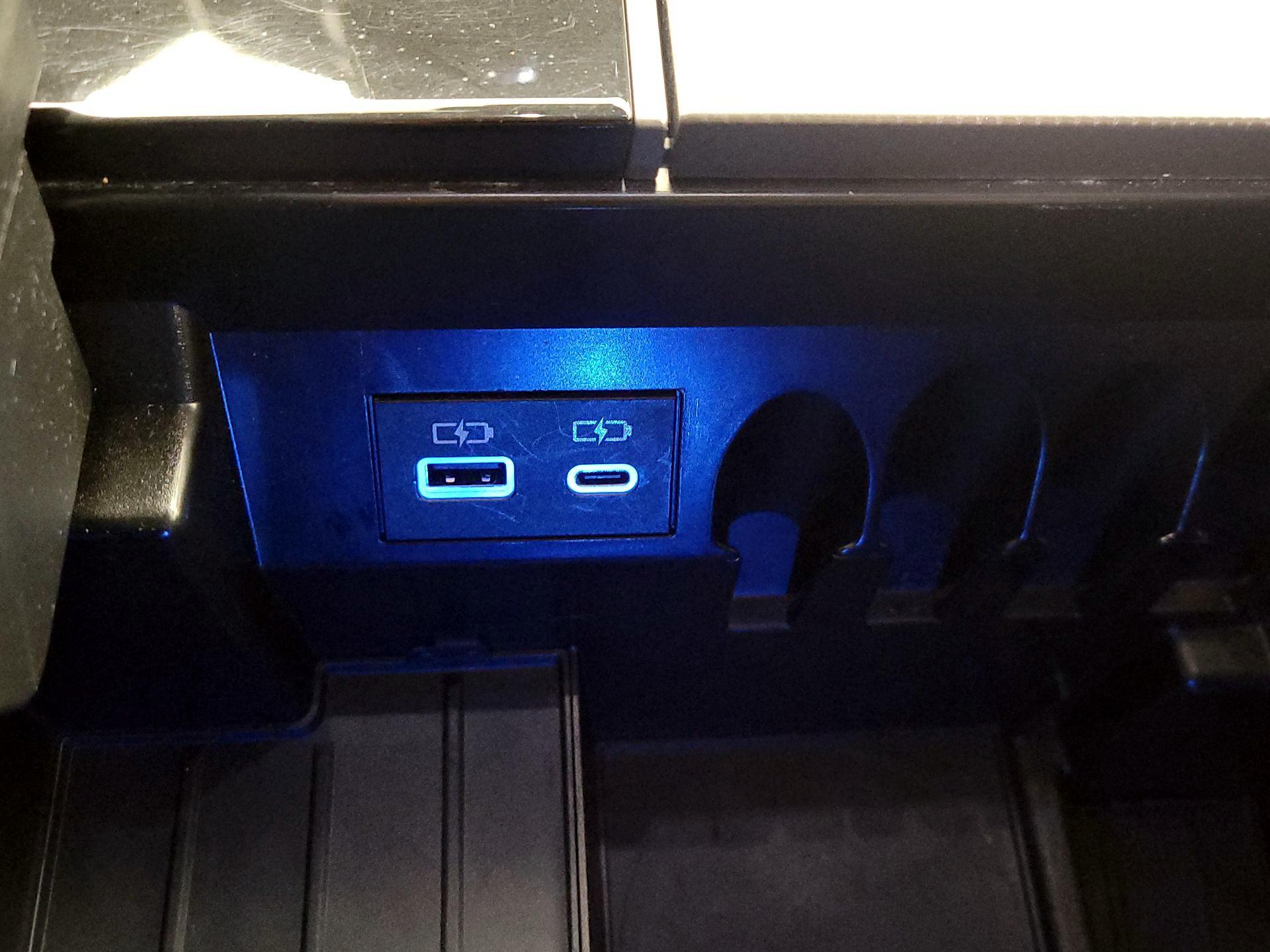 Thumbnail: 2024 Toyota Sequoia - 18