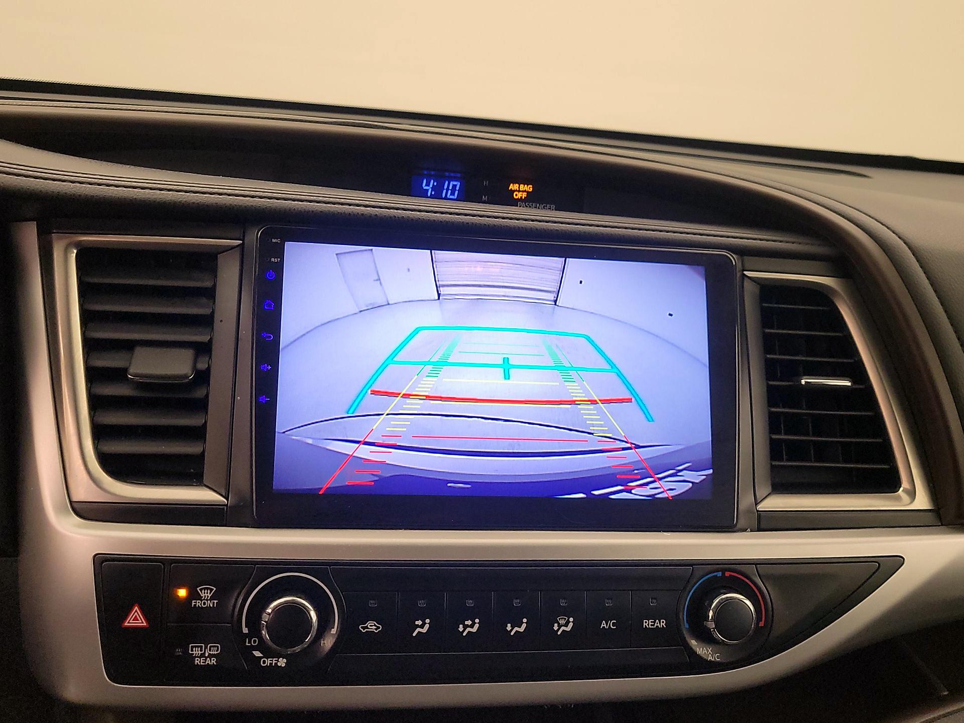 Thumbnail: 2018 Toyota Highlander - 15