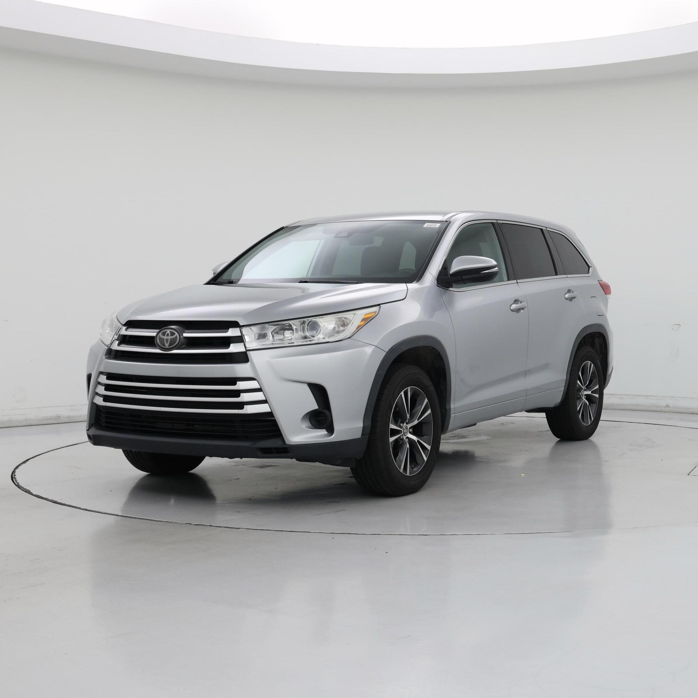 Thumbnail: 2018 Toyota Highlander - 4