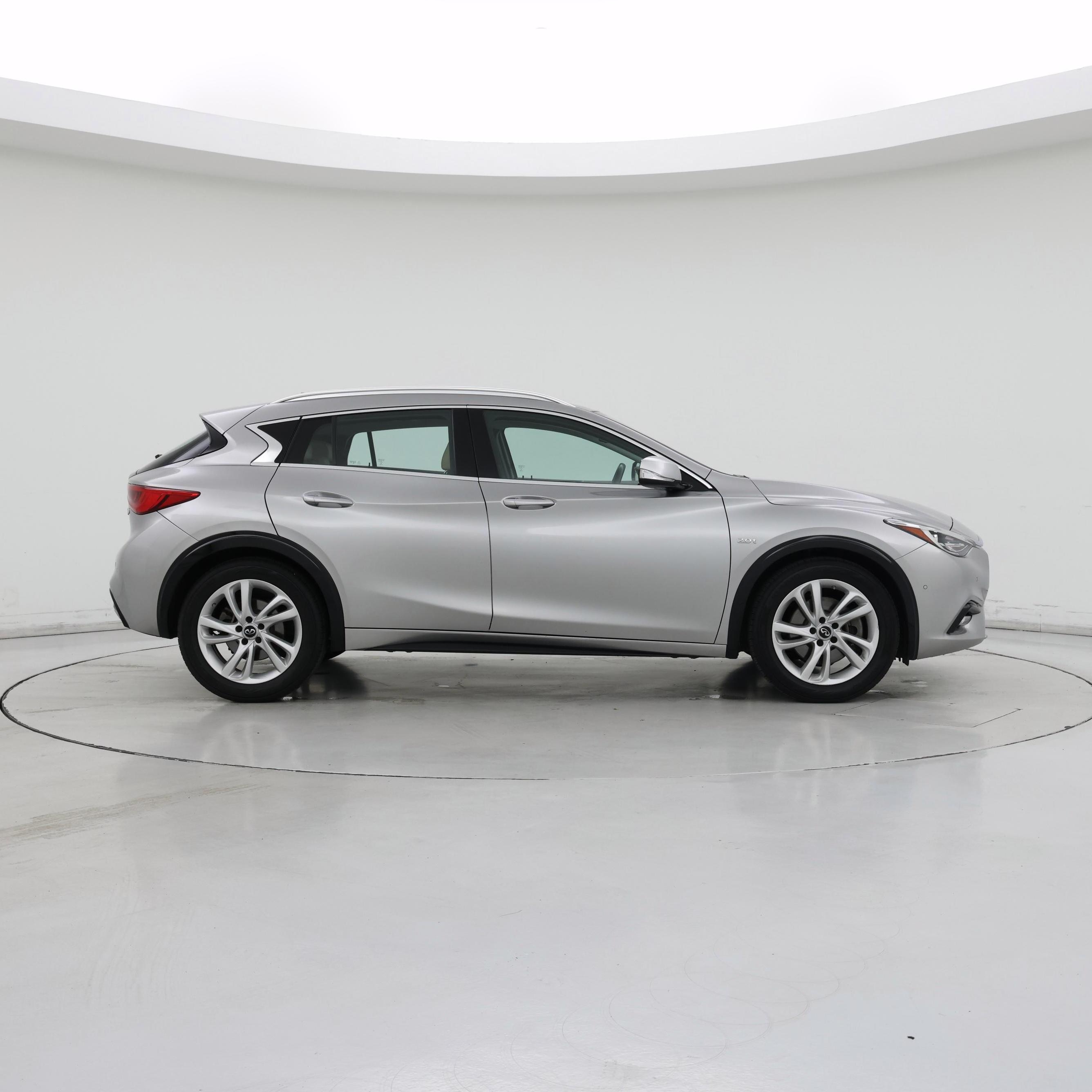 Thumbnail: 2018 INFINITI QX30 - 7