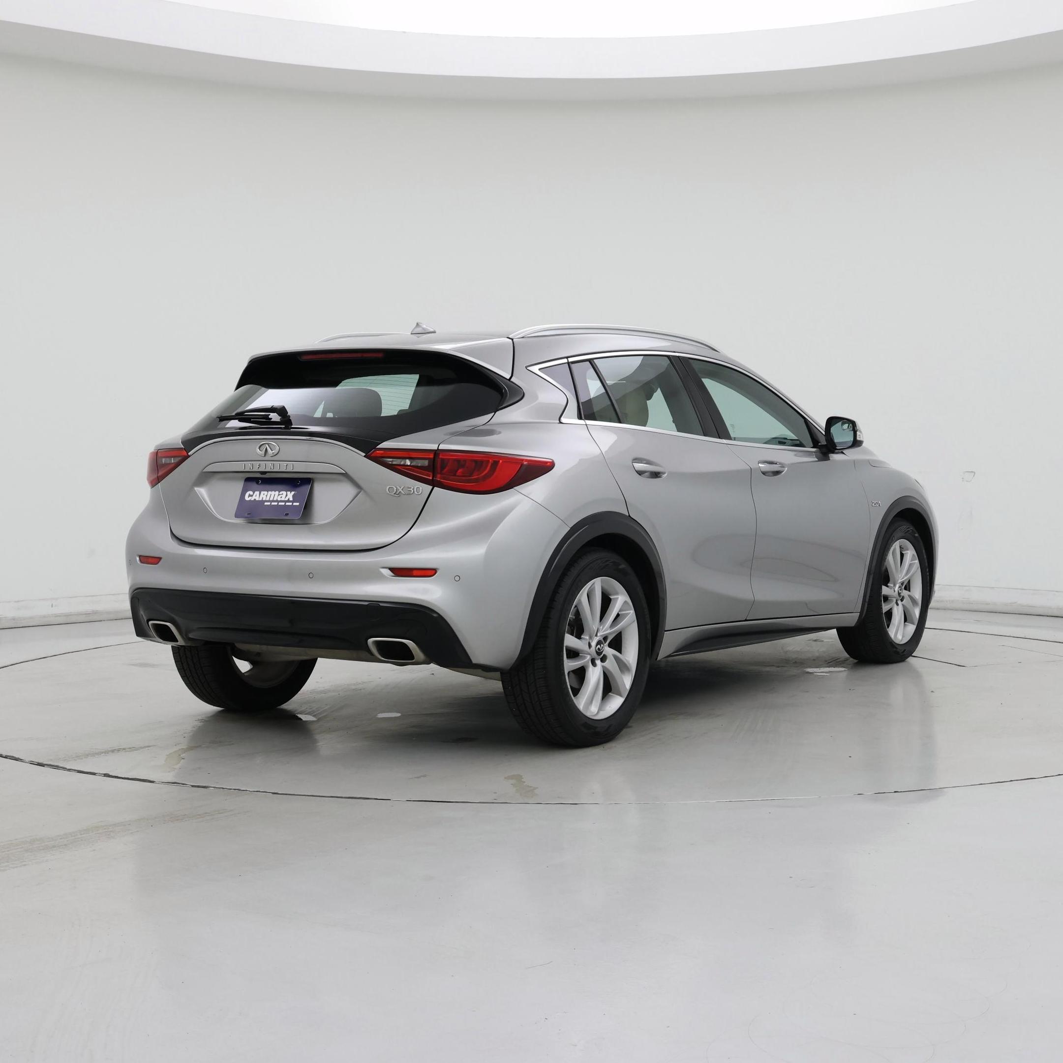 Thumbnail: 2018 INFINITI QX30 - 8