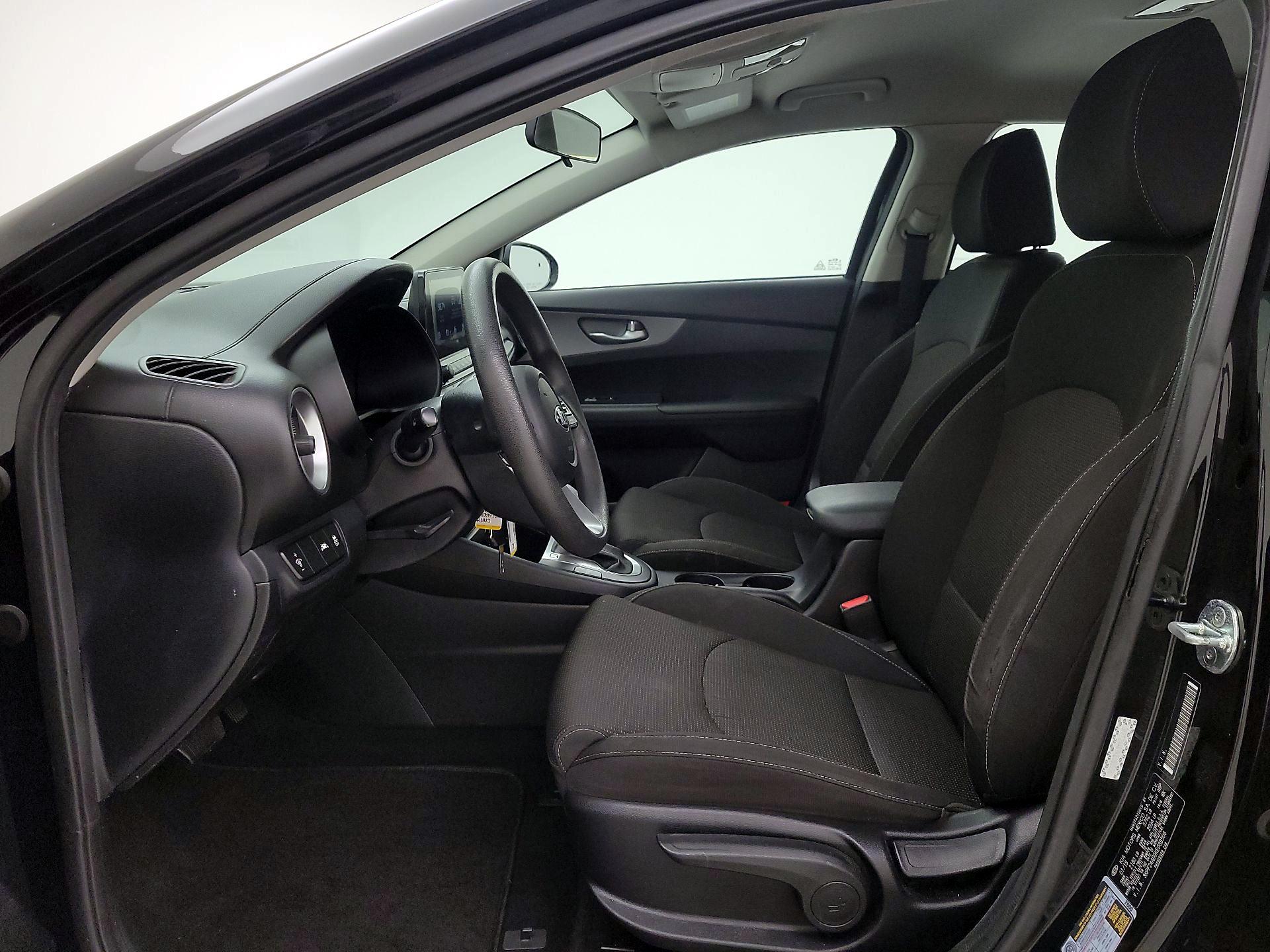 Thumbnail: 2019 Kia Forte - 11