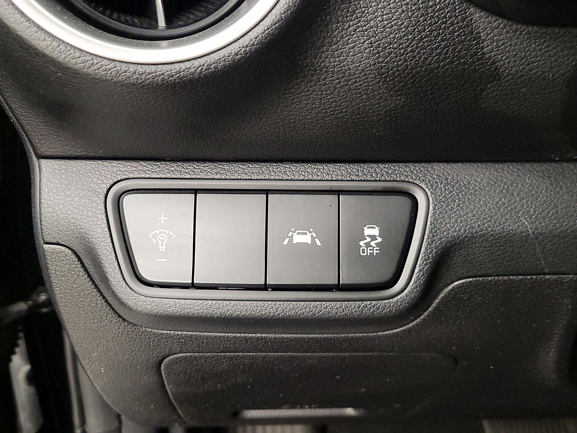 Thumbnail: 2019 Kia Forte - 13