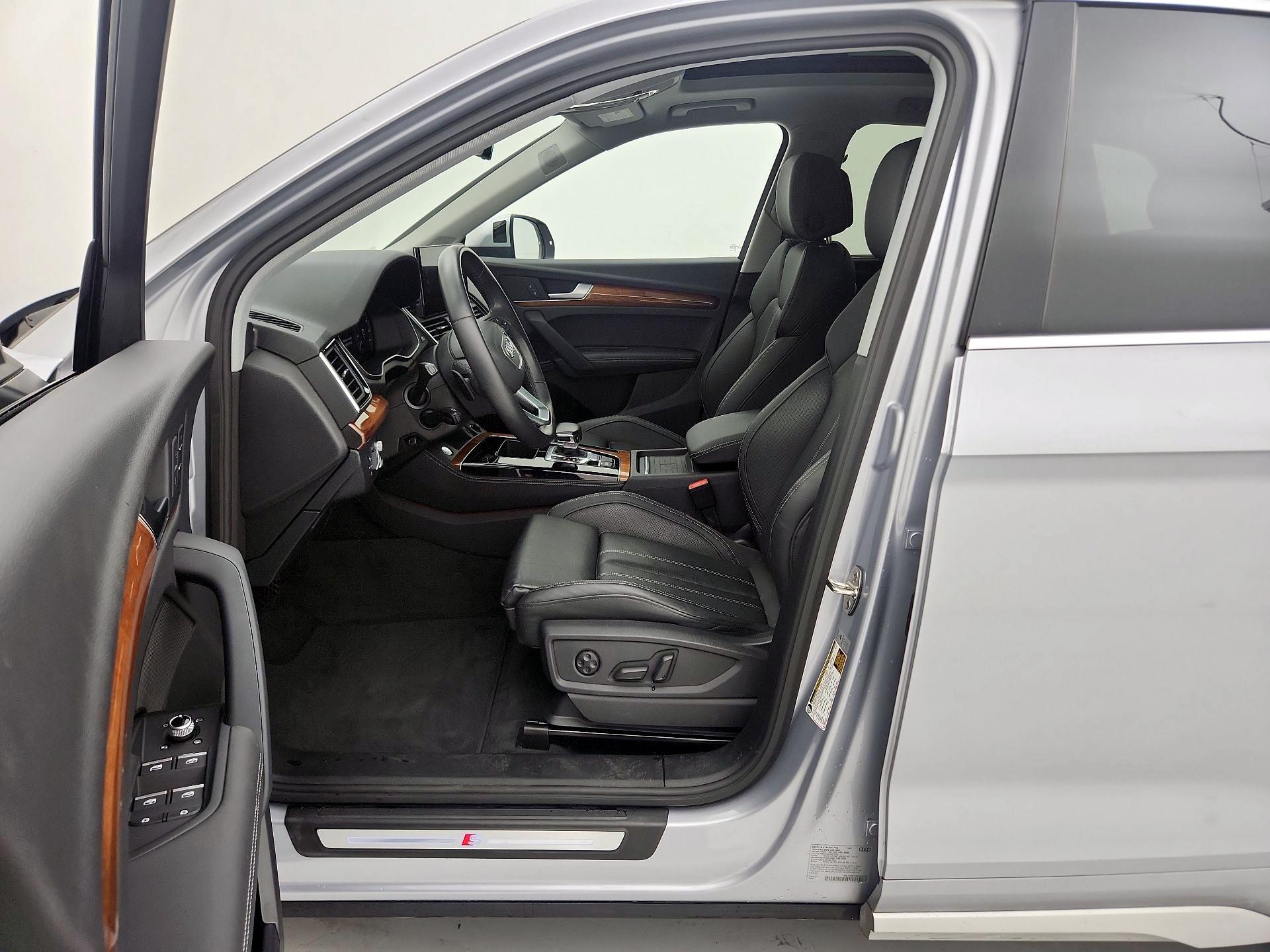 Thumbnail: 2023 Audi Q5 - 11