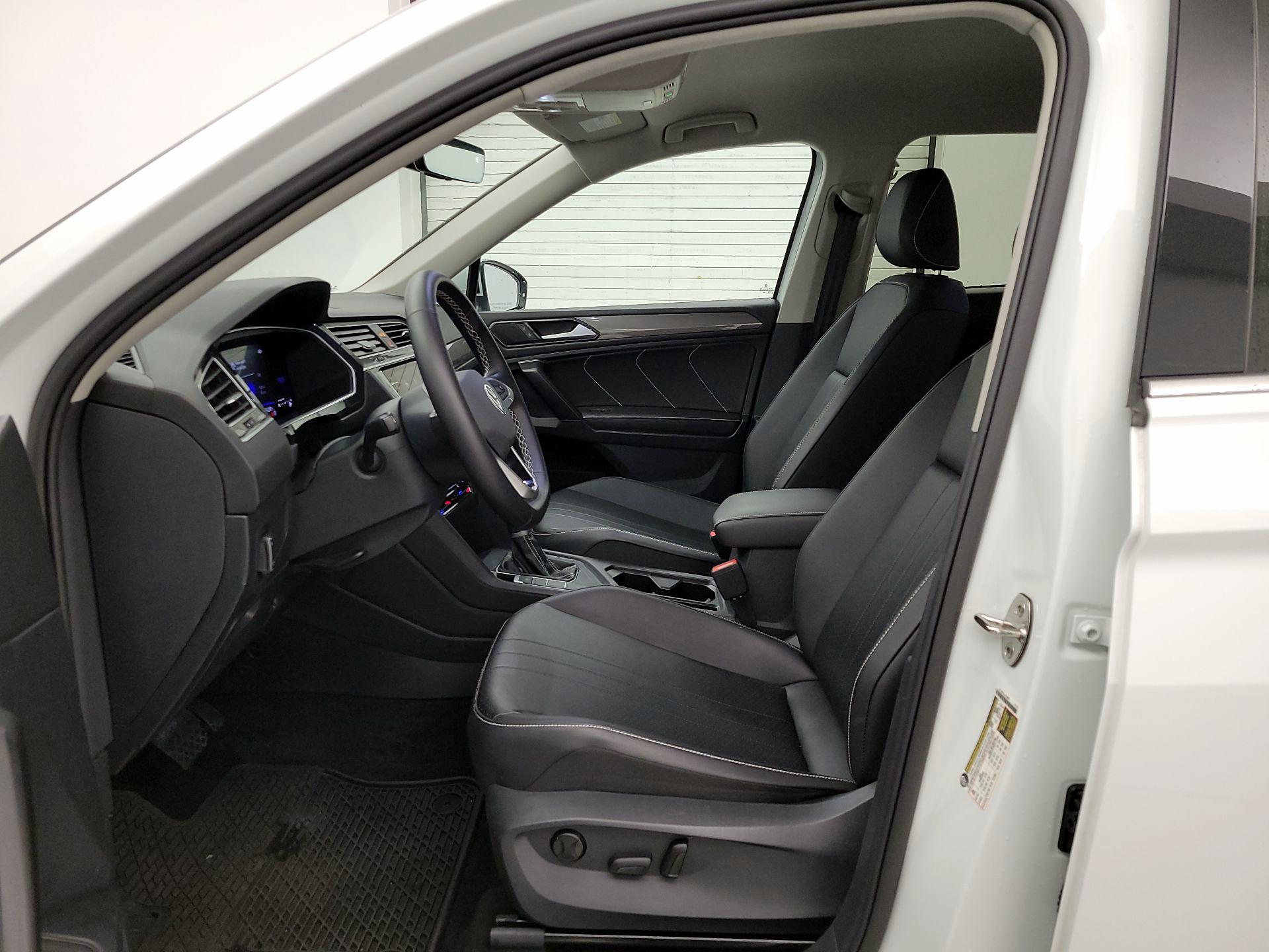 Thumbnail: 2024 Volkswagen Tiguan - 11