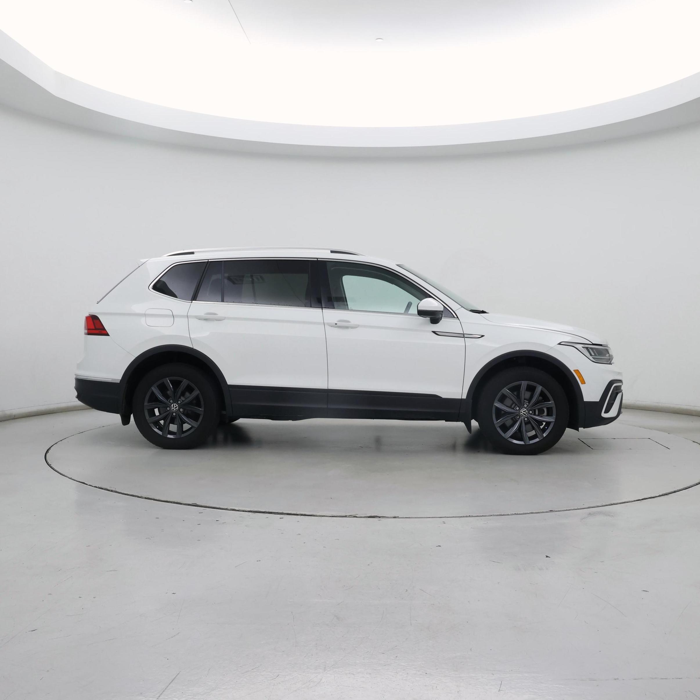 Thumbnail: 2024 Volkswagen Tiguan - 7