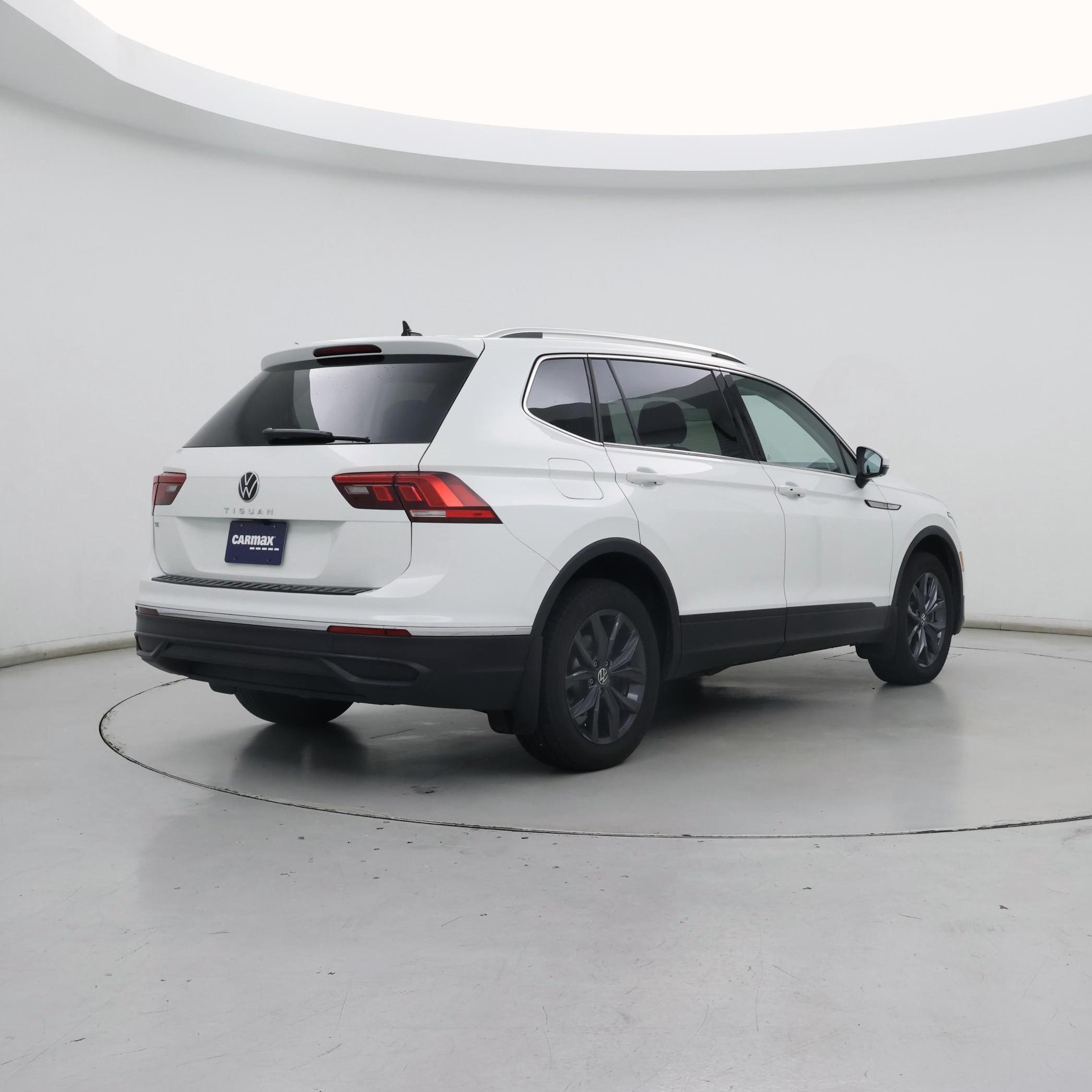 Thumbnail: 2024 Volkswagen Tiguan - 8