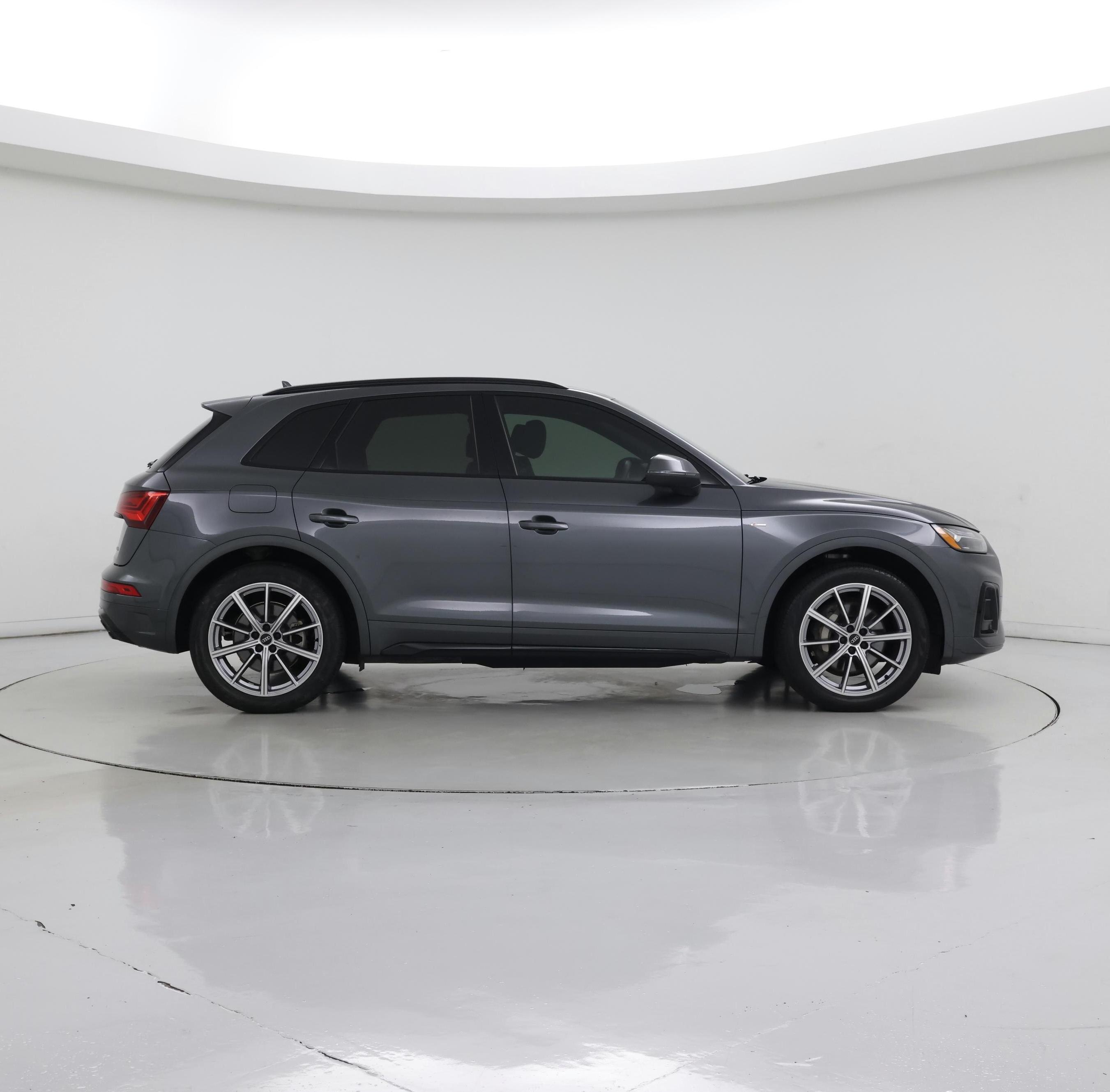 Thumbnail: 2023 Audi Q5 - 7