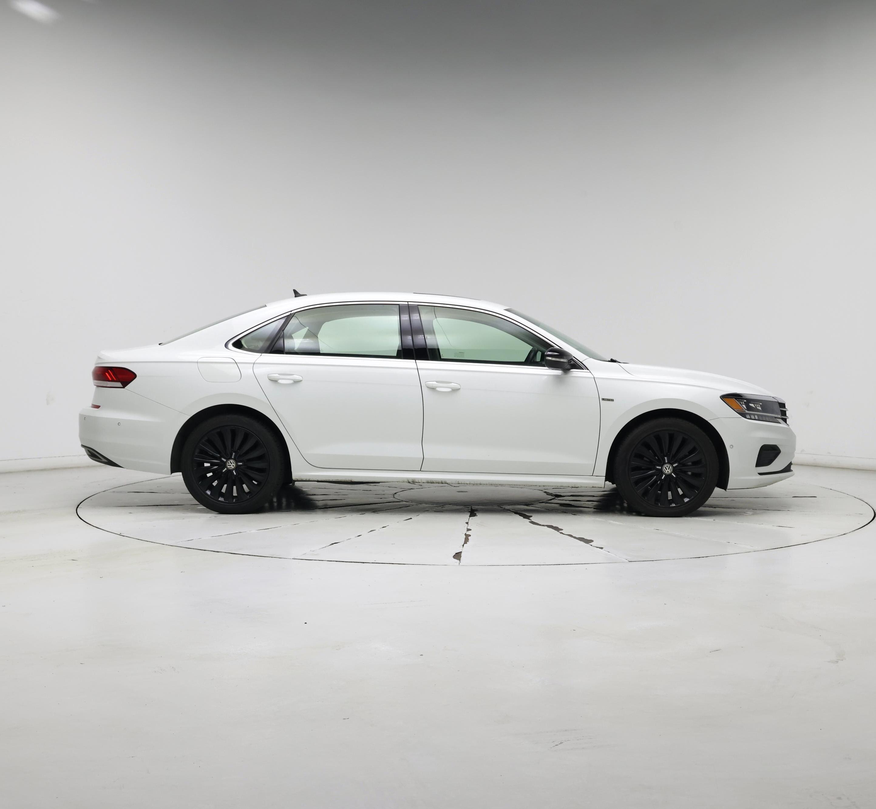 Thumbnail: 2022 Volkswagen Passat - 7