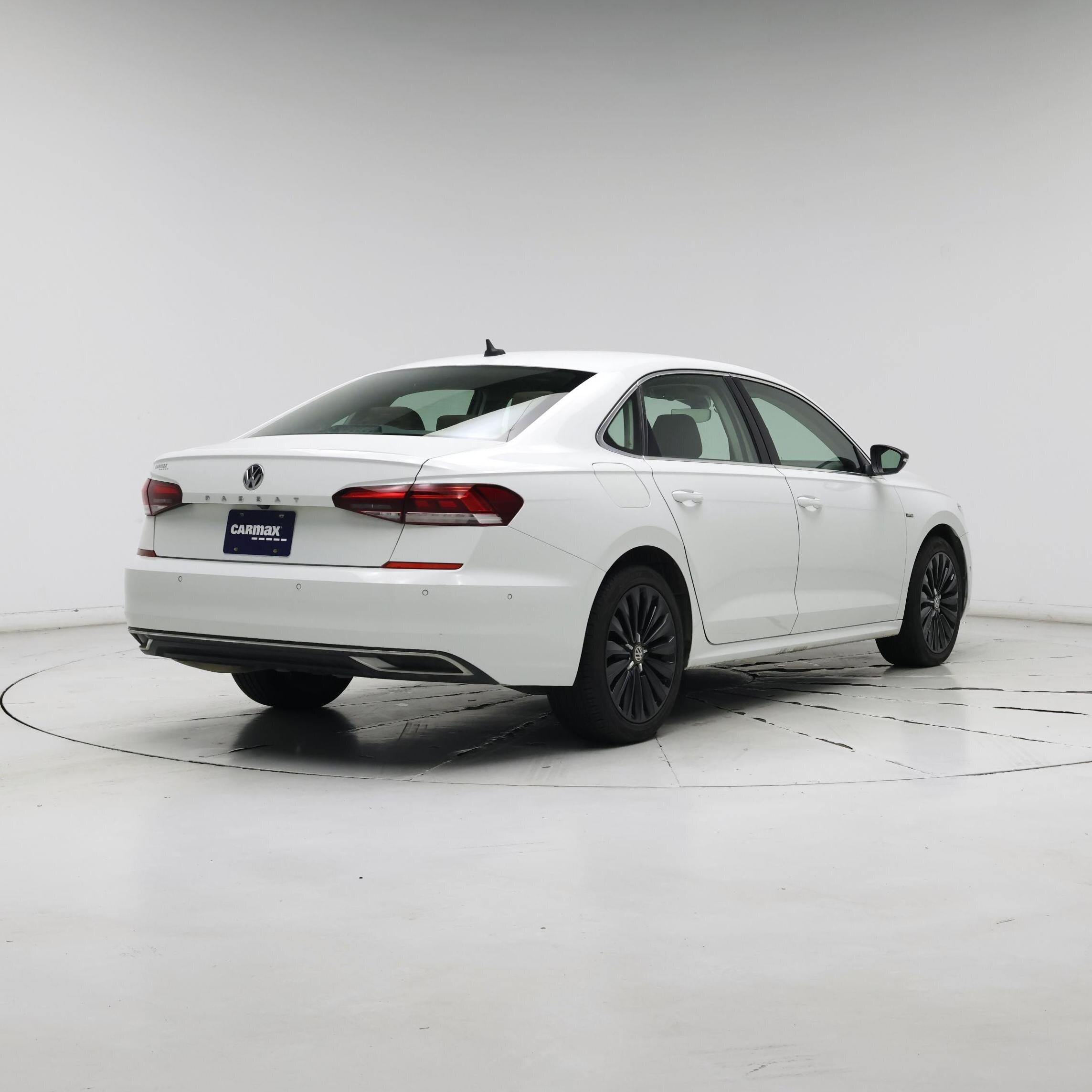 Thumbnail: 2022 Volkswagen Passat - 8