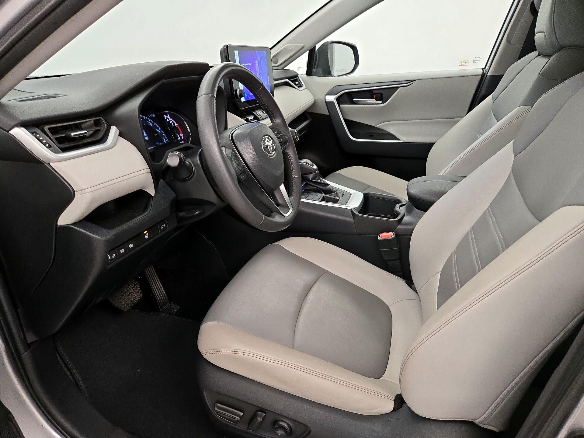 Thumbnail: 2023 Toyota RAV4 - 11