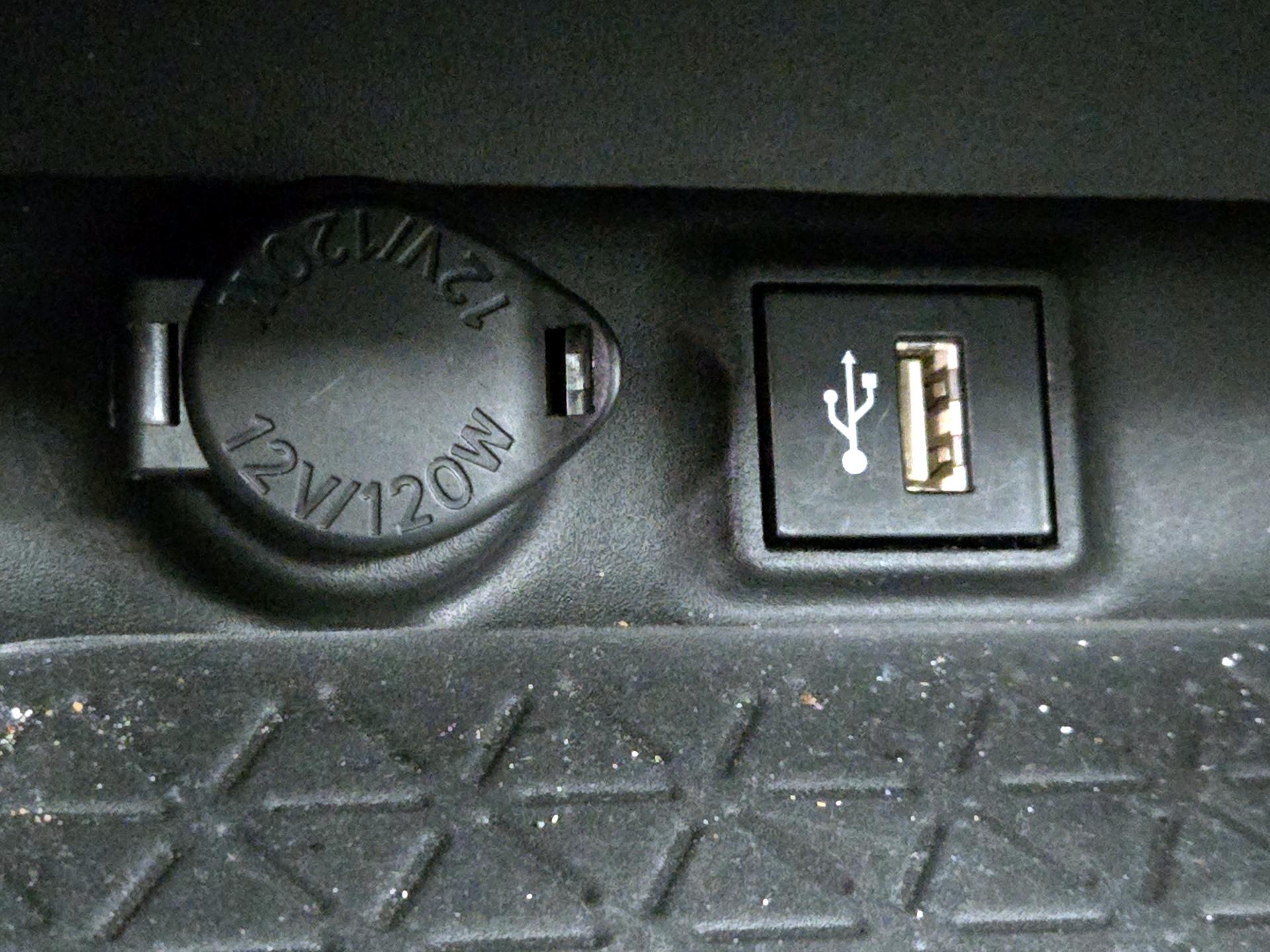 Thumbnail: 2023 Toyota RAV4 - 18