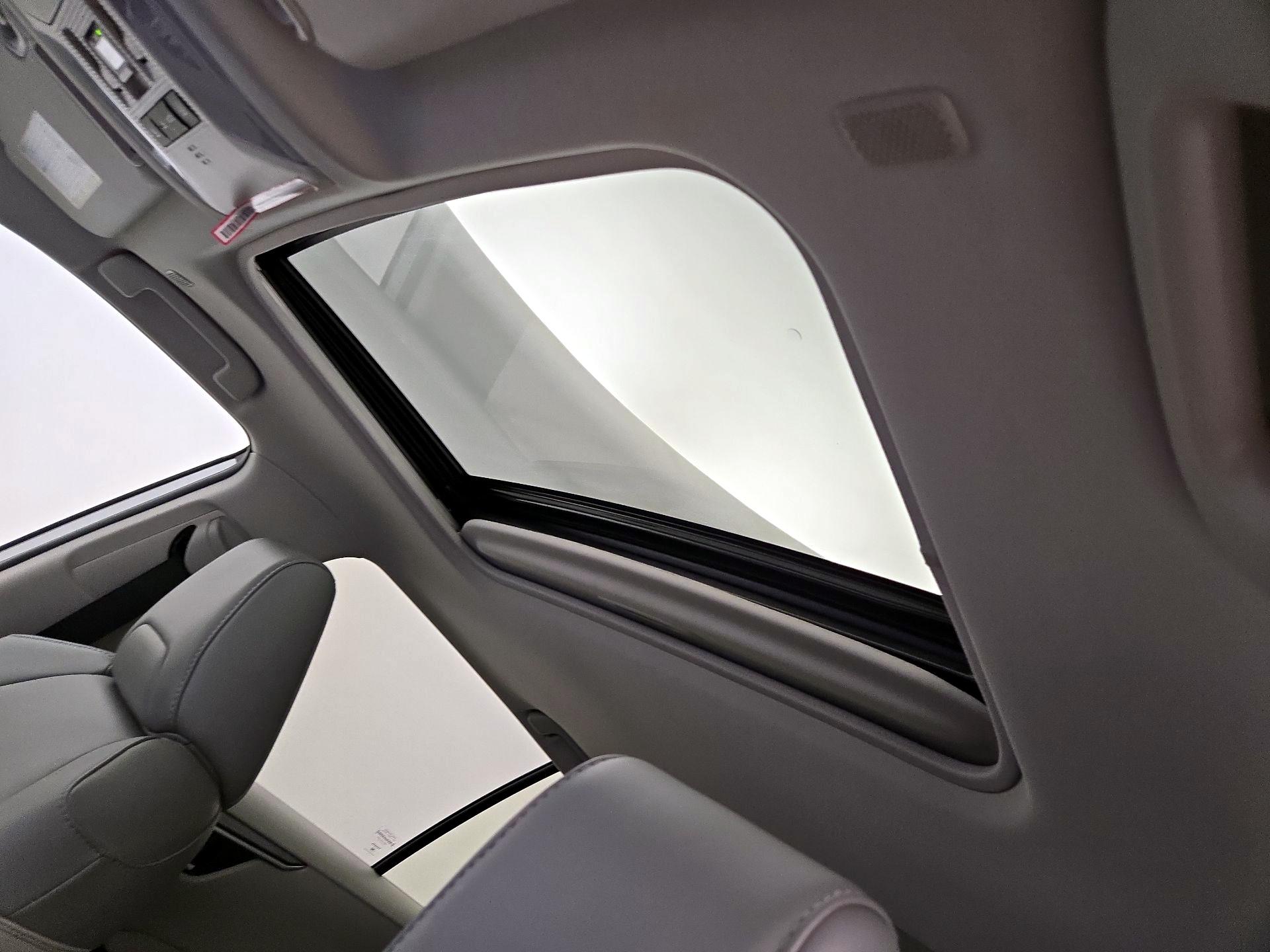 Thumbnail: 2023 Toyota RAV4 - 19