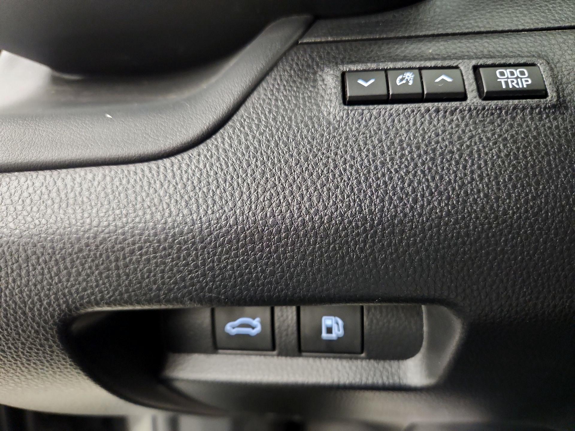 Thumbnail: 2023 Toyota Crown - 13