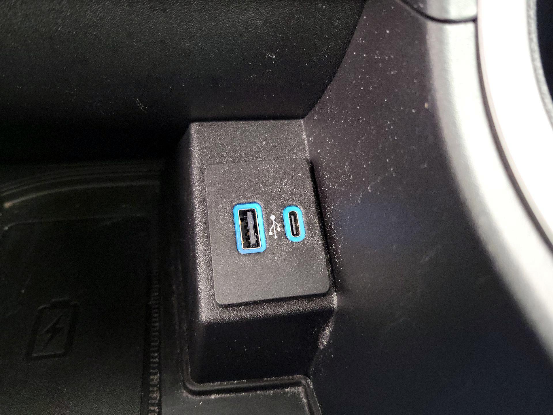 Thumbnail: 2022 Ford Edge - 18