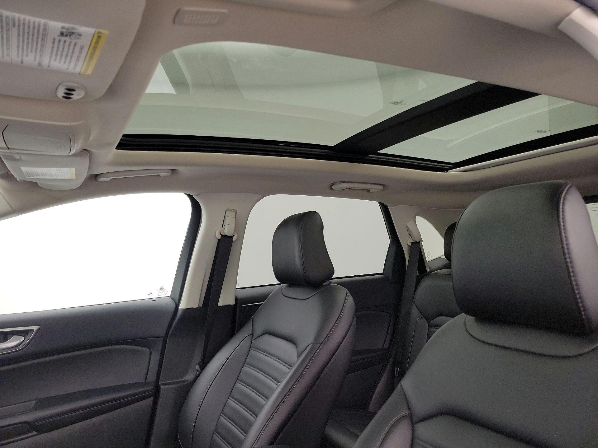 Thumbnail: 2022 Ford Edge - 19