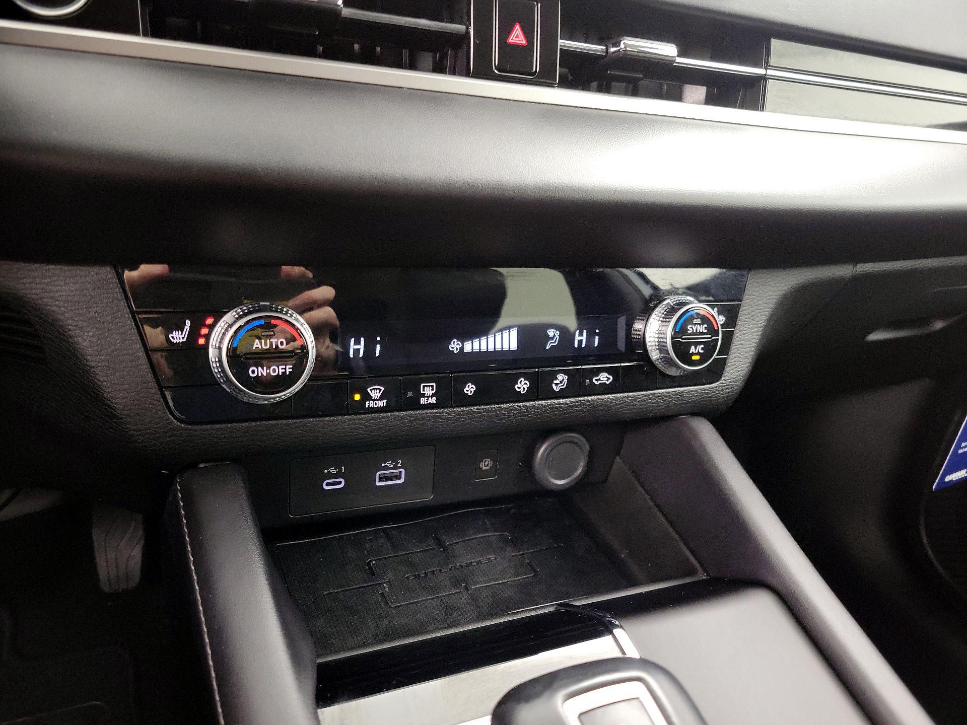 Thumbnail: 2024 Mitsubishi Outlander - 17