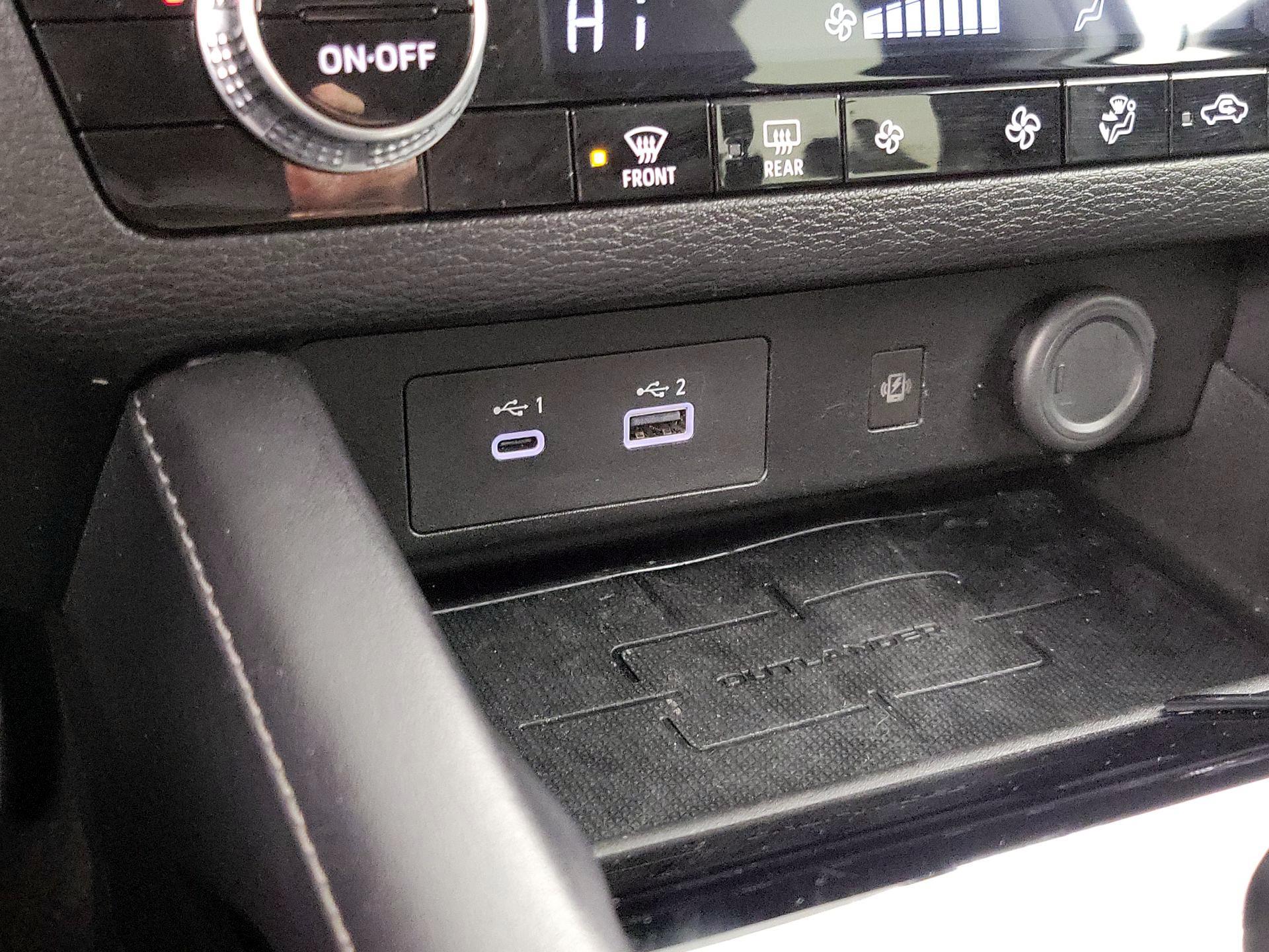 Thumbnail: 2024 Mitsubishi Outlander - 19