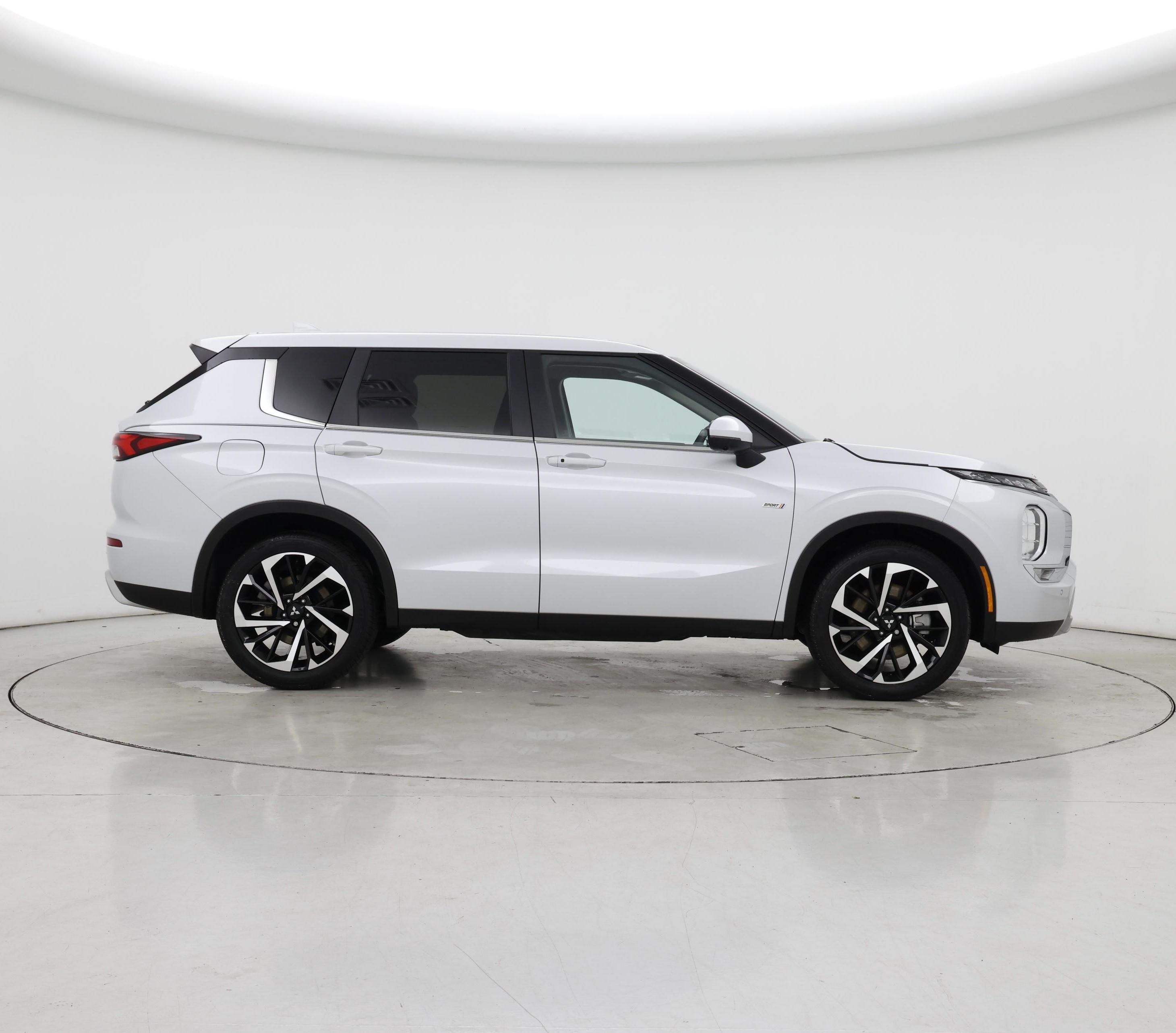 Thumbnail: 2024 Mitsubishi Outlander - 7