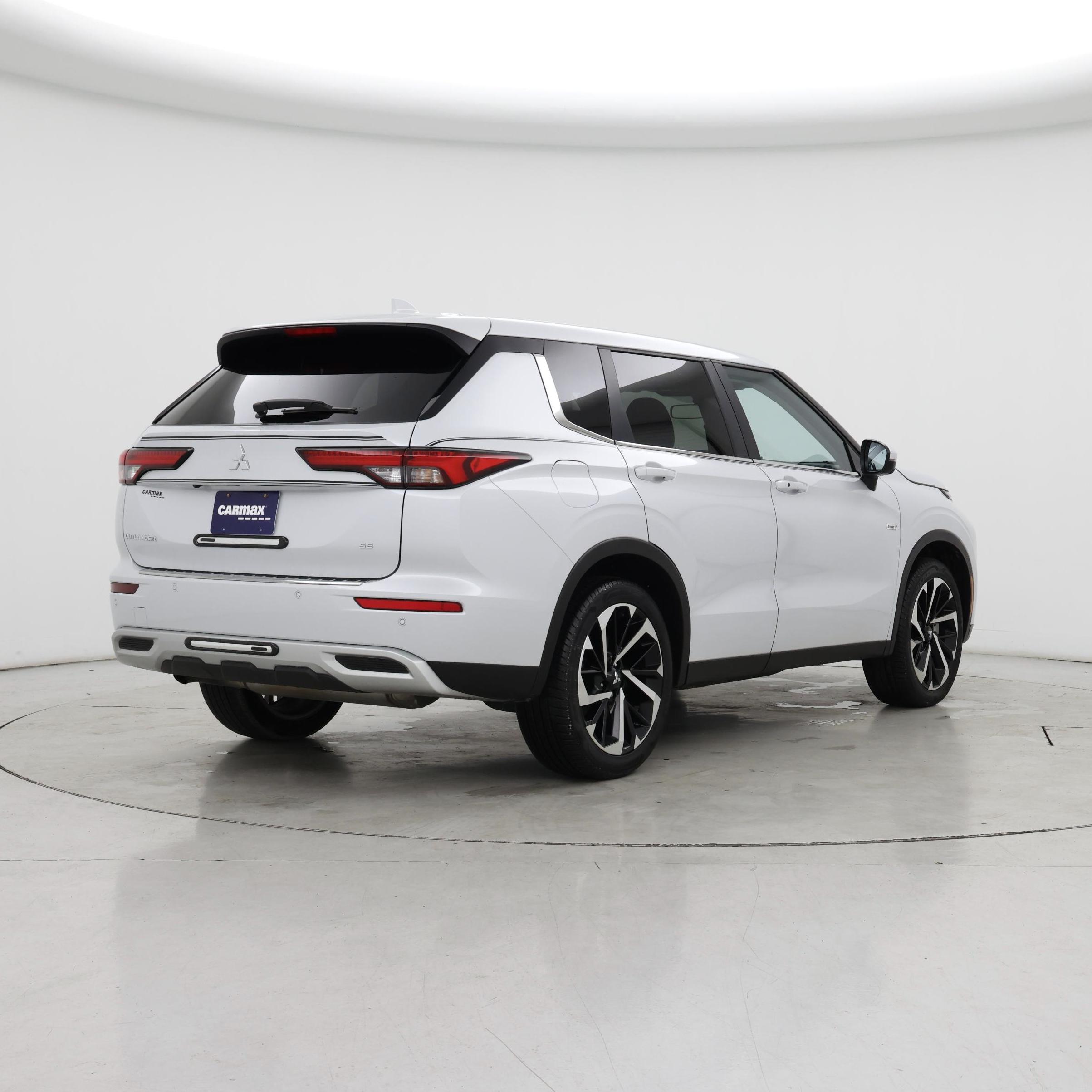 Thumbnail: 2024 Mitsubishi Outlander - 8