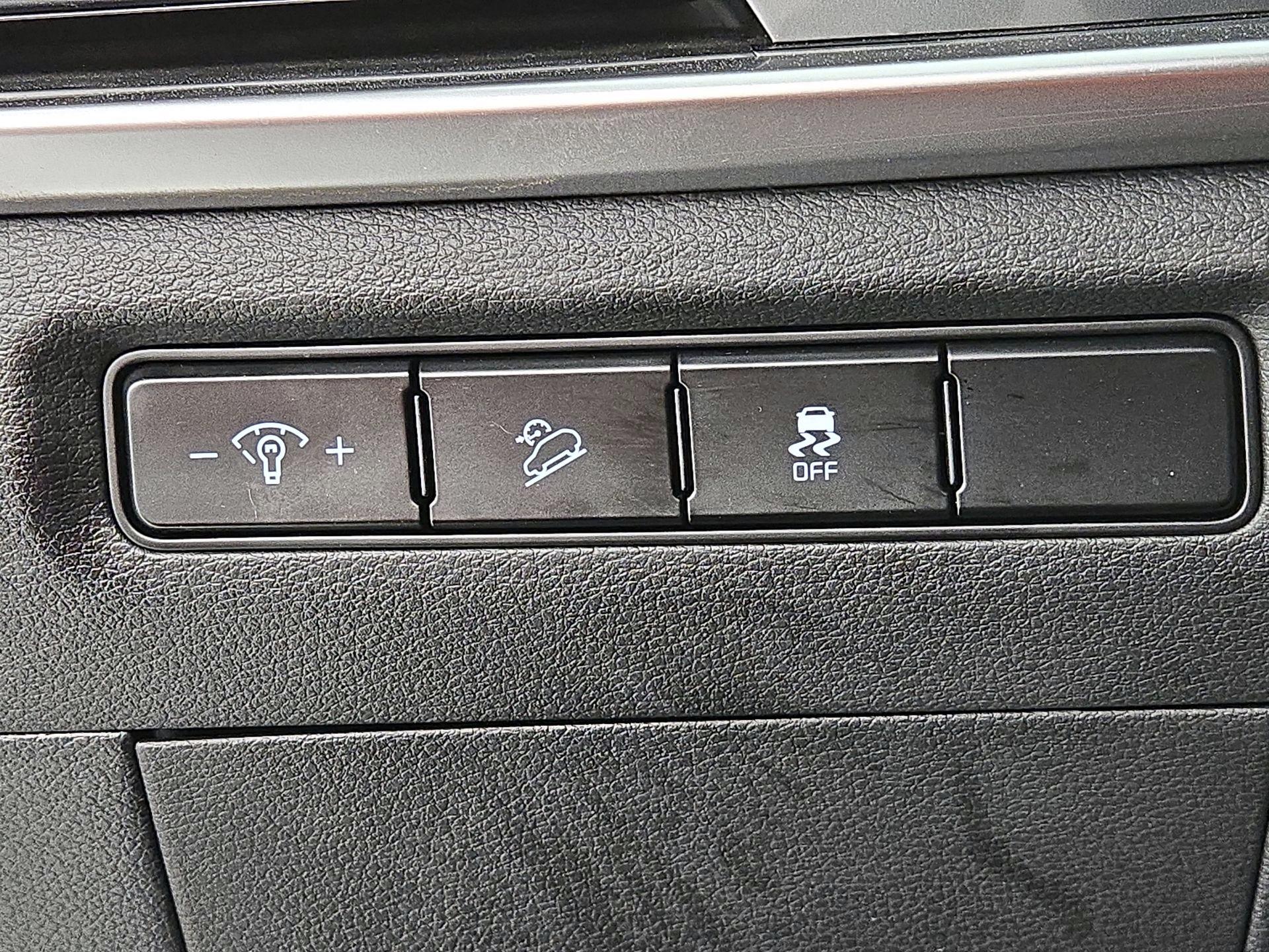 Thumbnail: 2023 Kia Telluride - 13