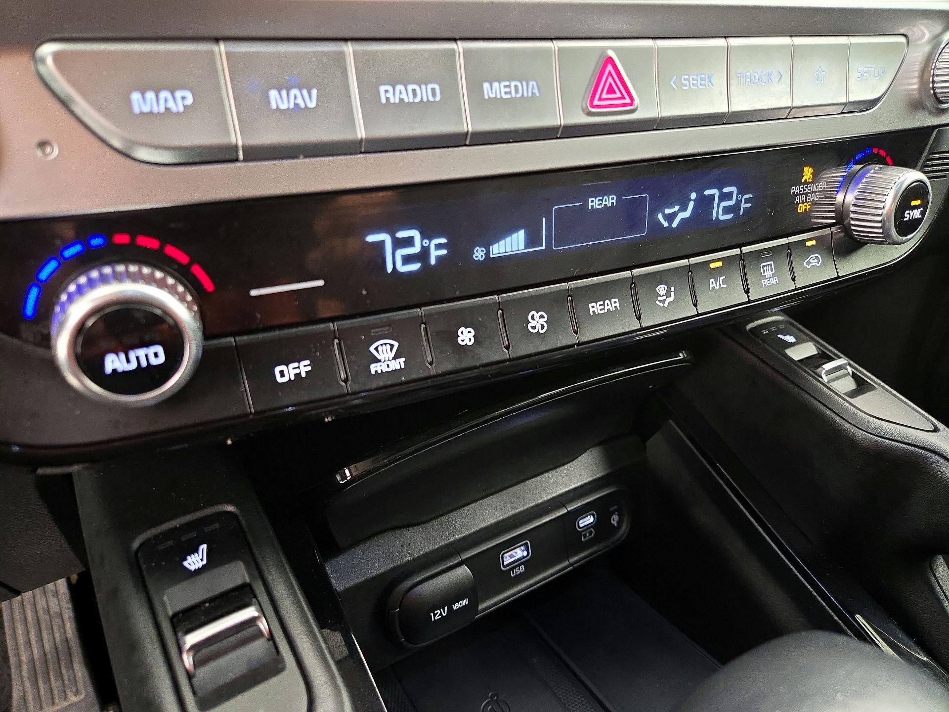 Thumbnail: 2023 Kia Telluride - 17