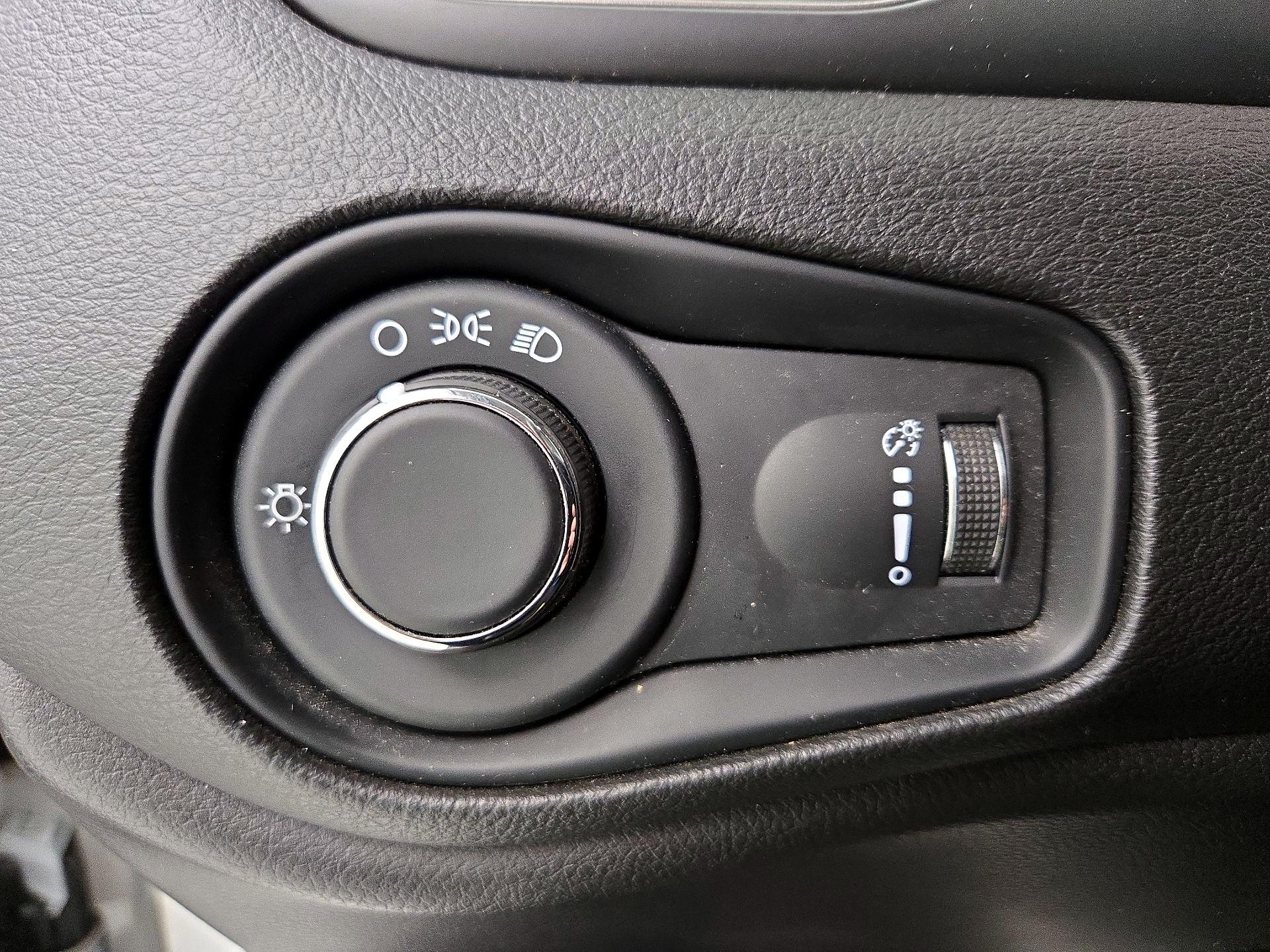 Thumbnail: 2023 Jeep Renegade - 13