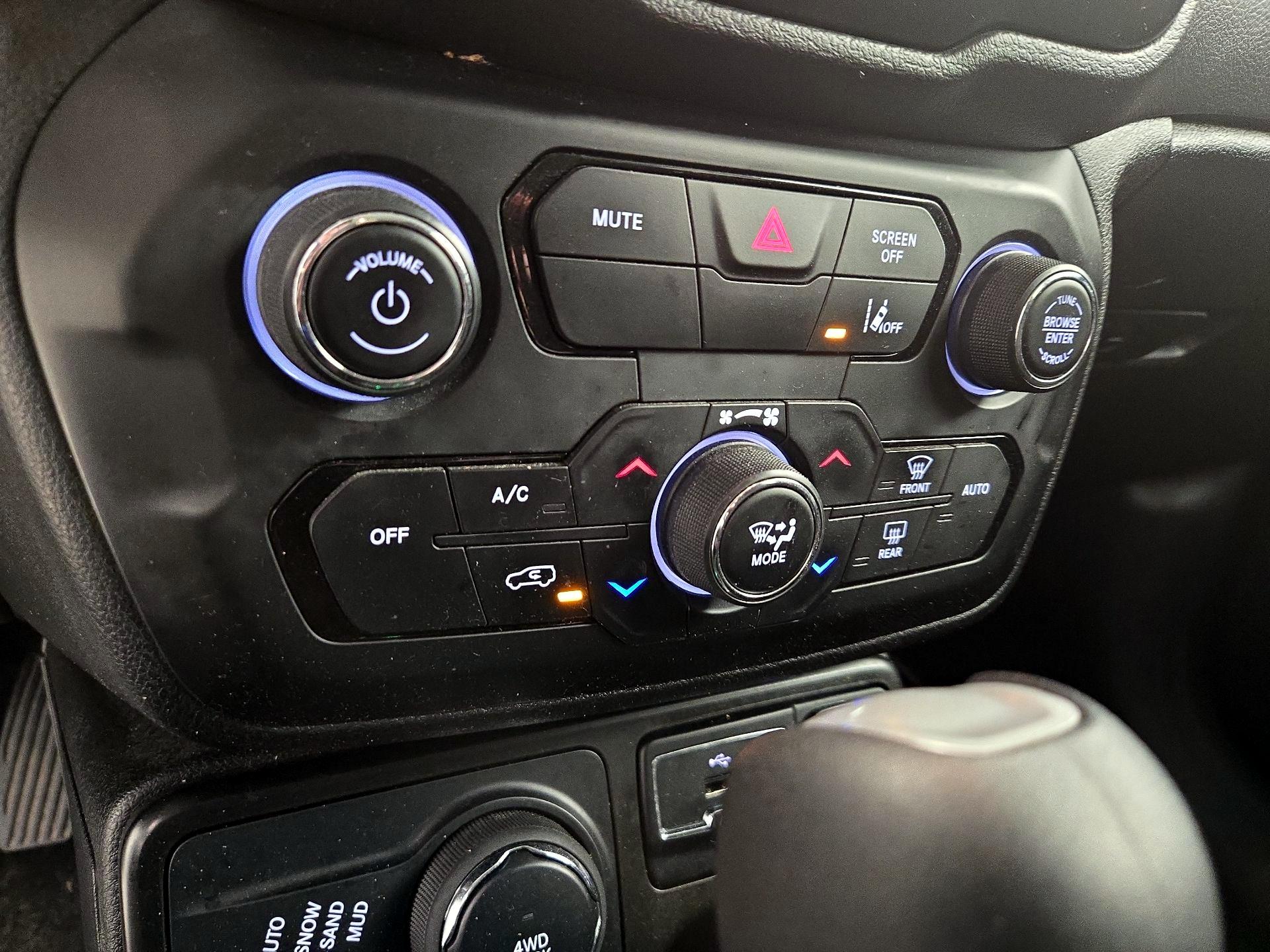 Thumbnail: 2023 Jeep Renegade - 17